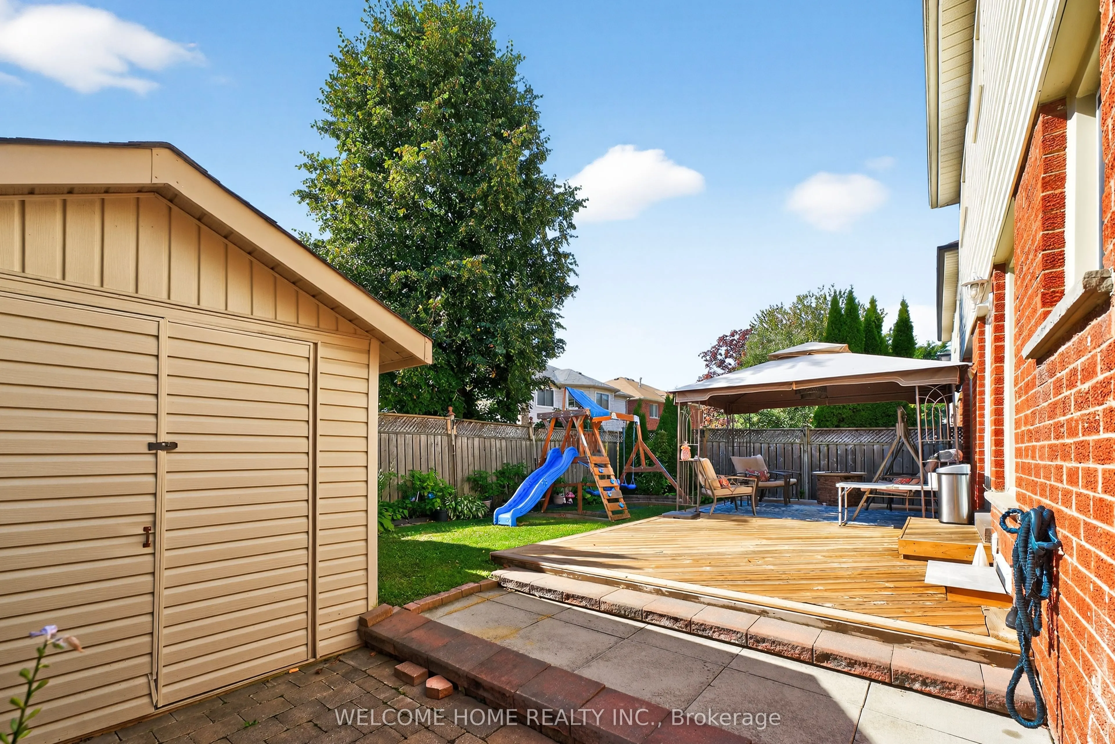 1037 Sandcliff Drive E