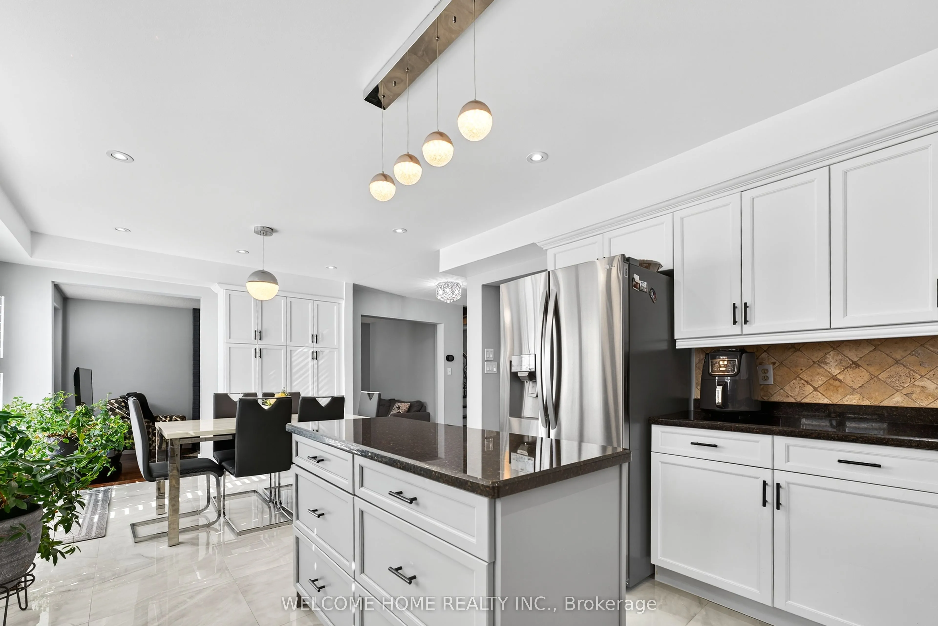 1037 Sandcliff Drive E