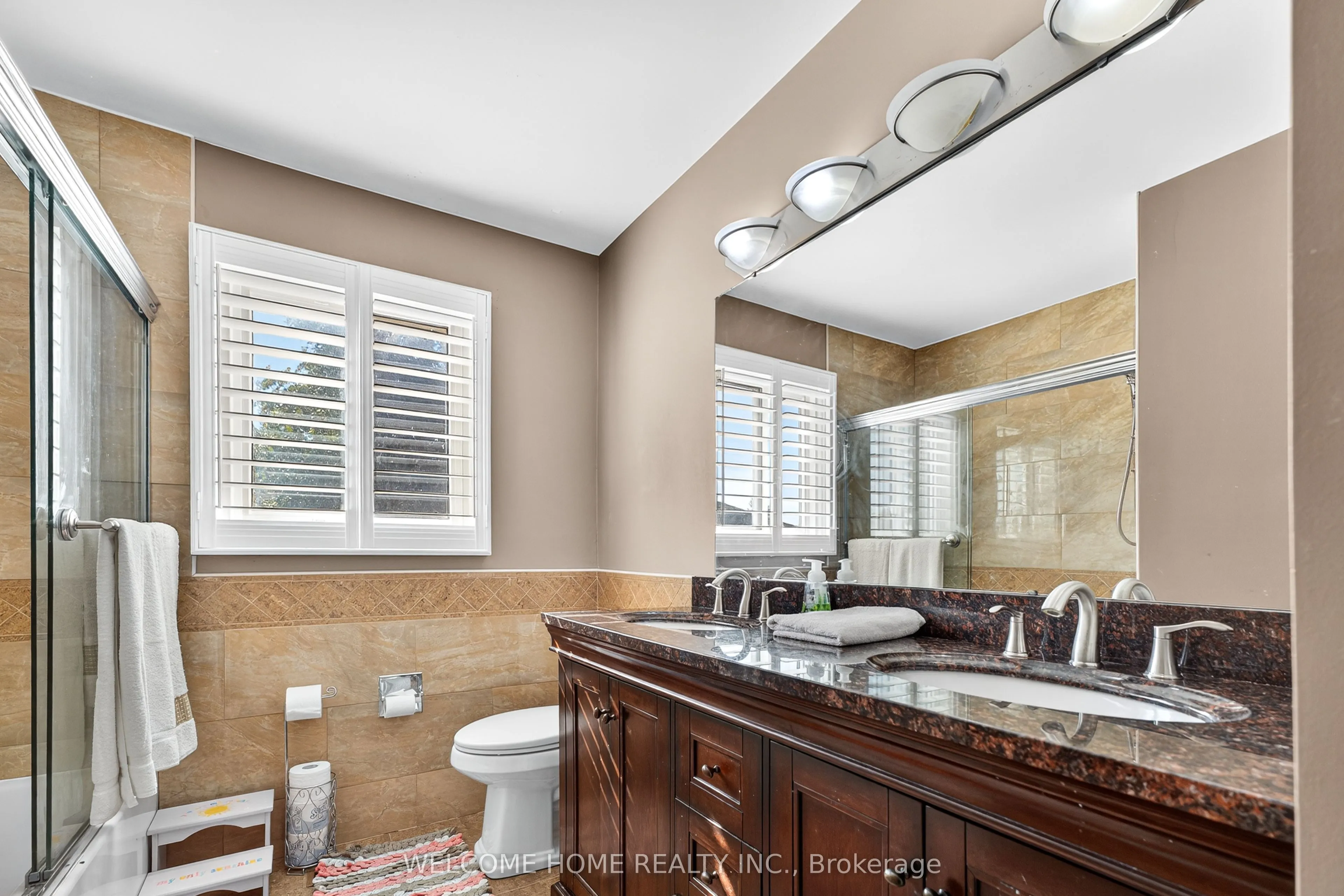 1037 Sandcliff Drive E