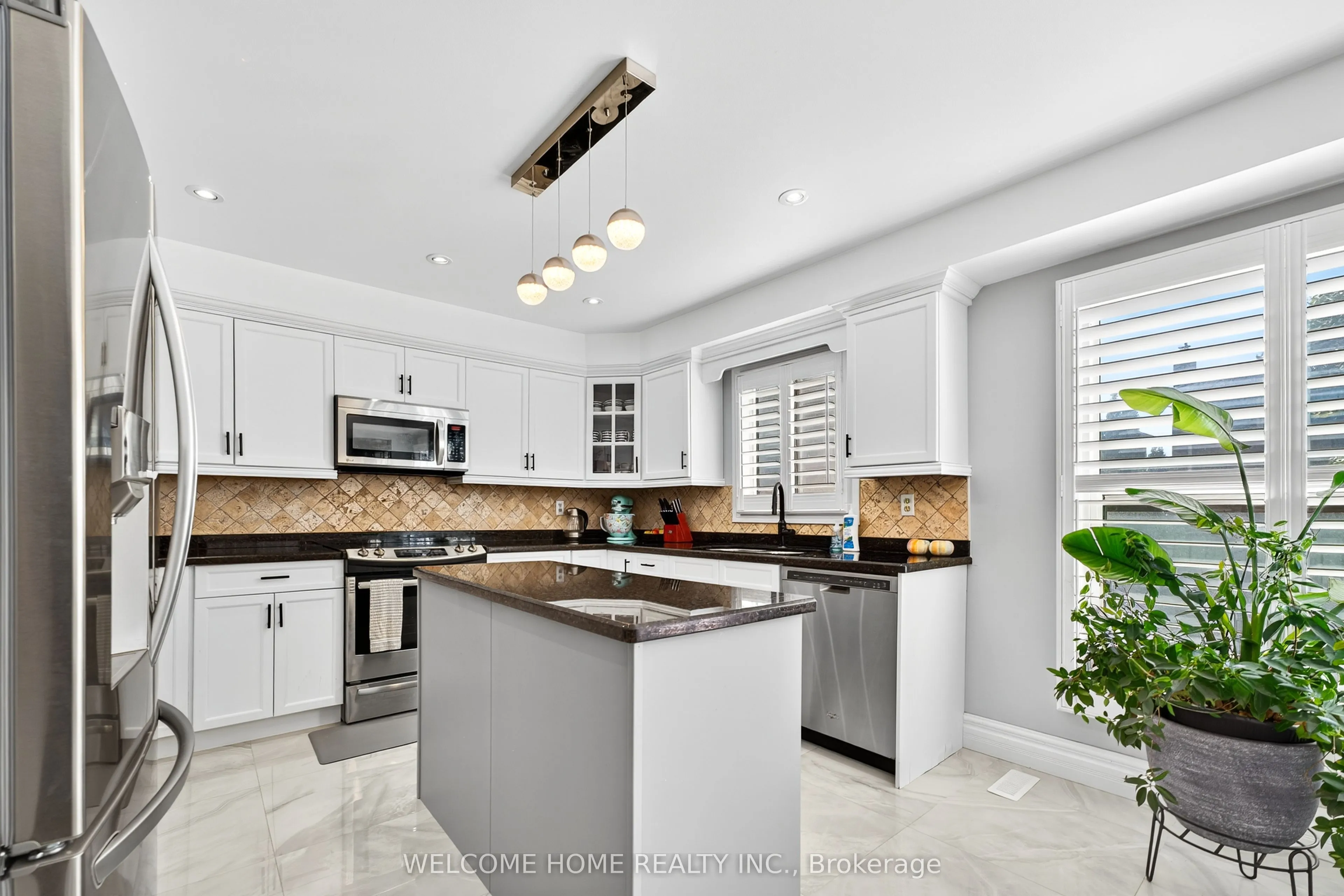 1037 Sandcliff Drive E