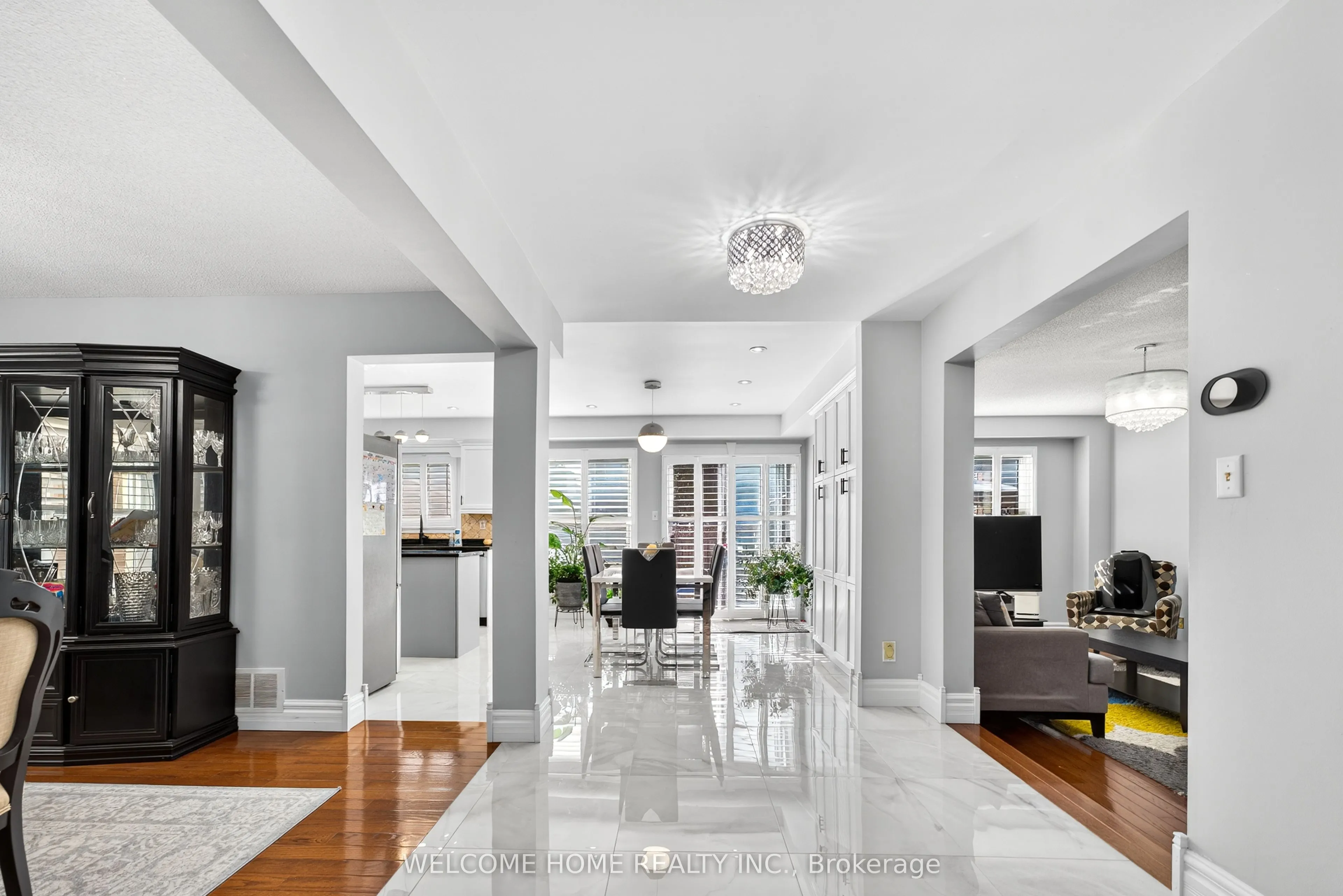 1037 Sandcliff Drive E