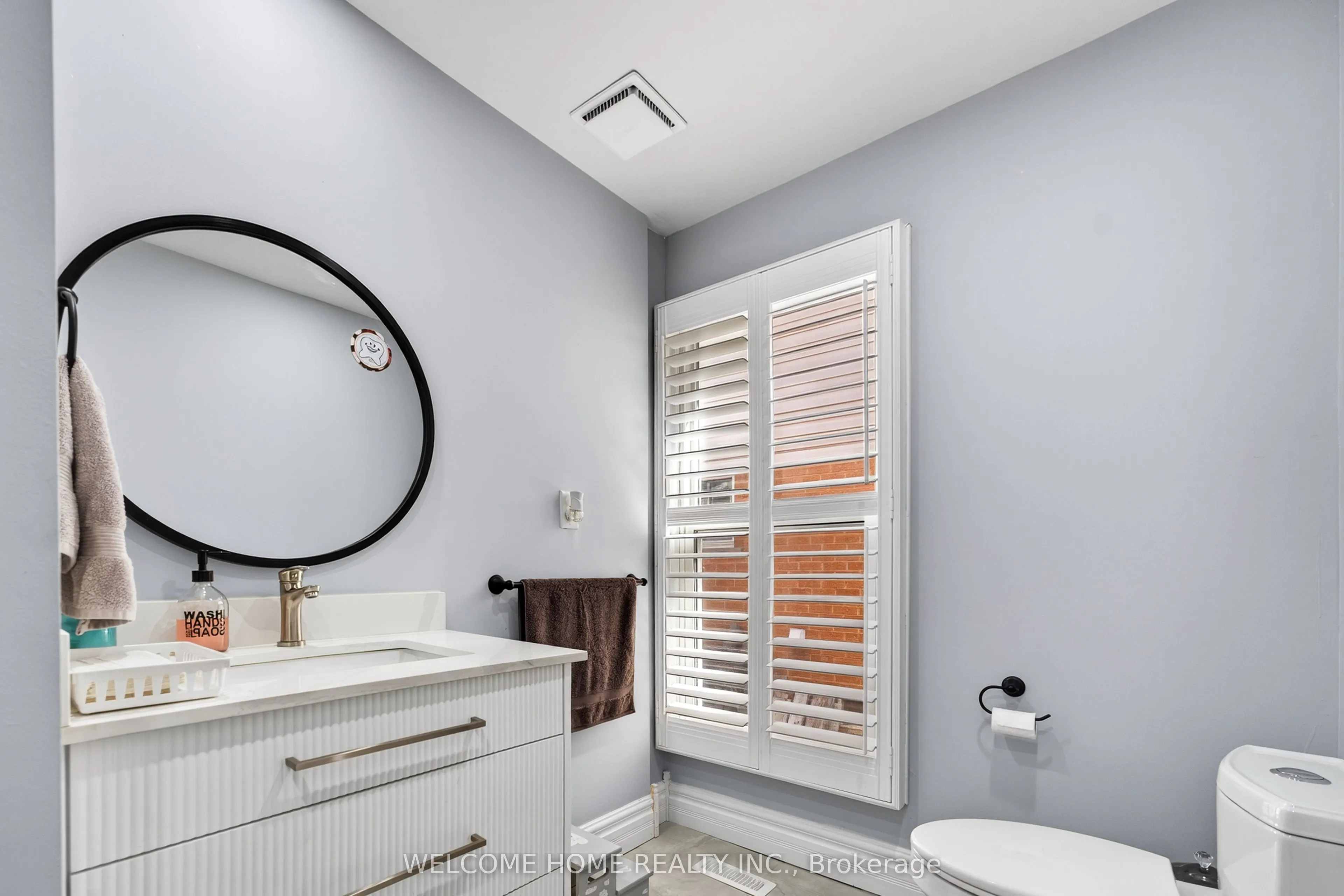 1037 Sandcliff Drive E