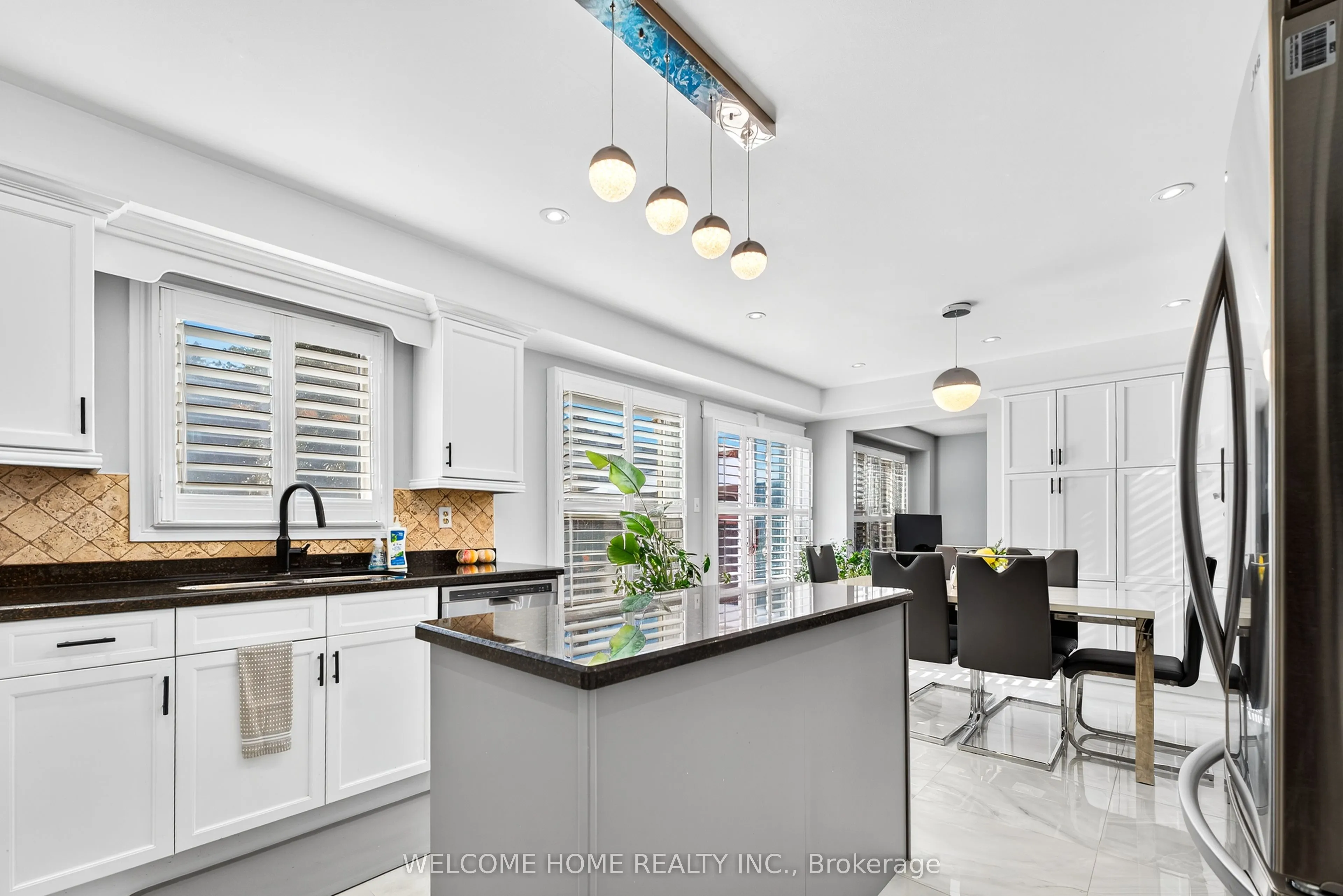 1037 Sandcliff Drive E