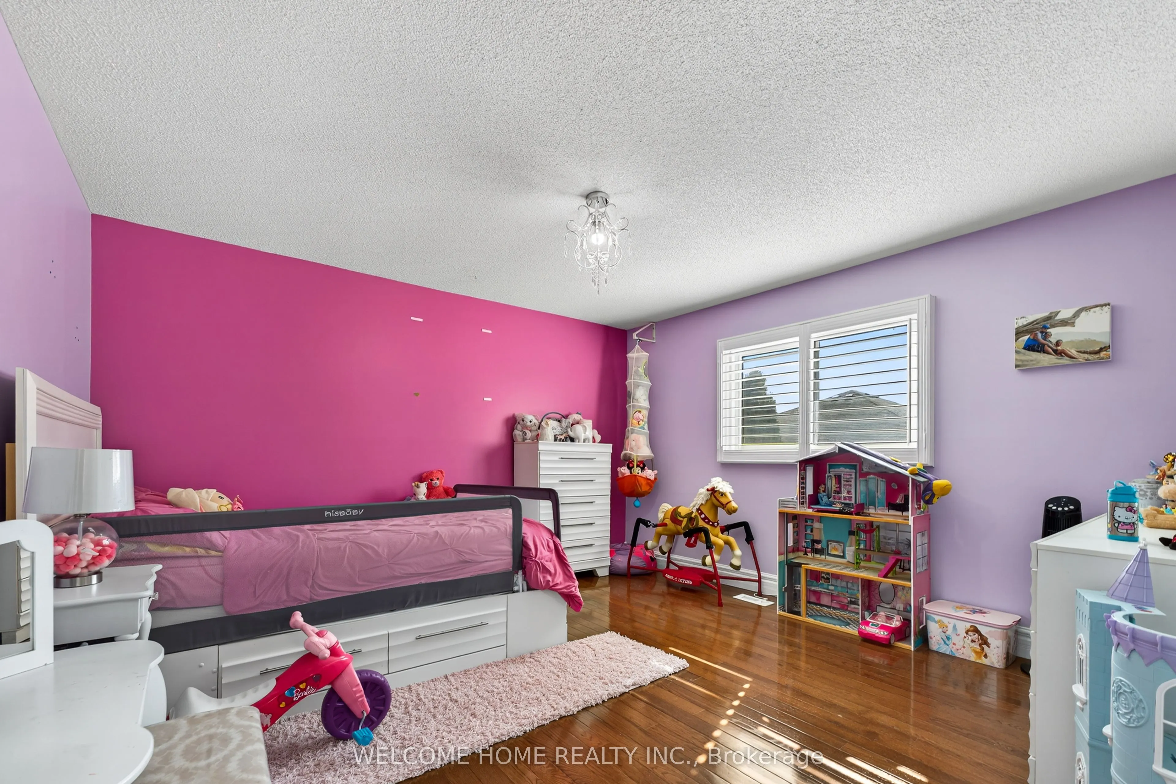 1037 Sandcliff Drive E