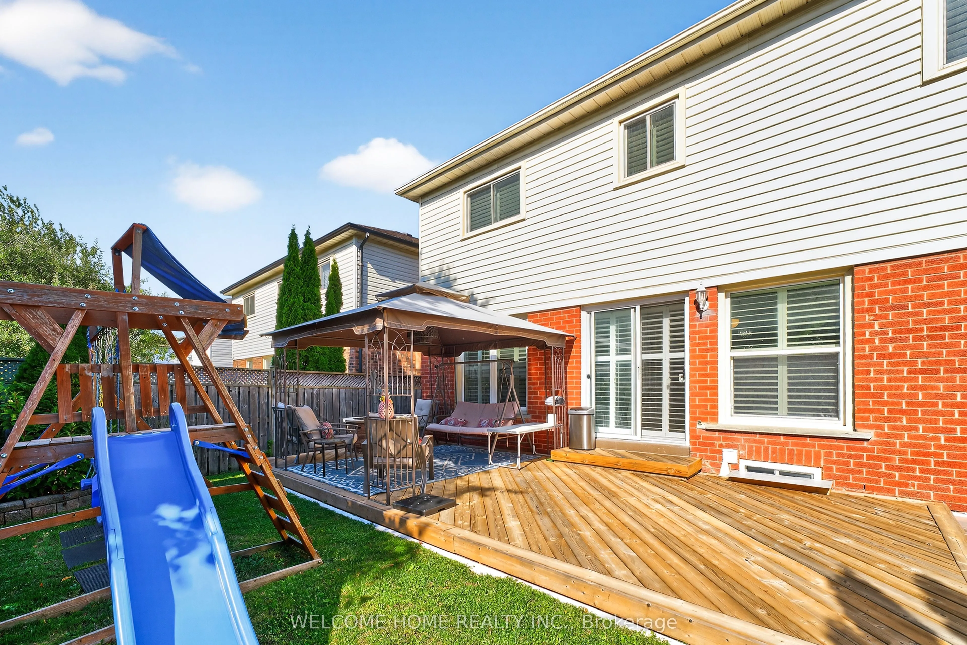 1037 Sandcliff Drive E