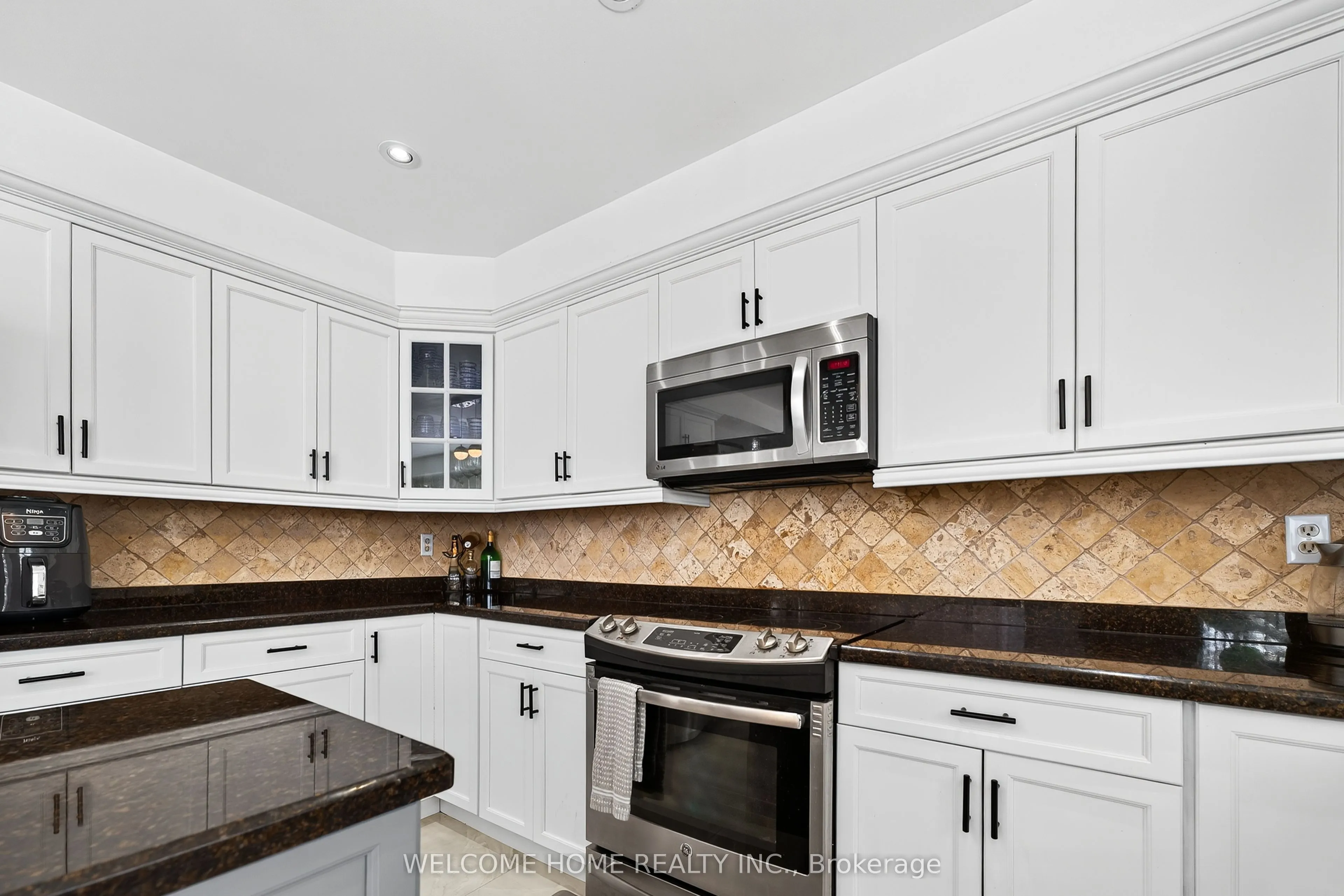 1037 Sandcliff Drive E