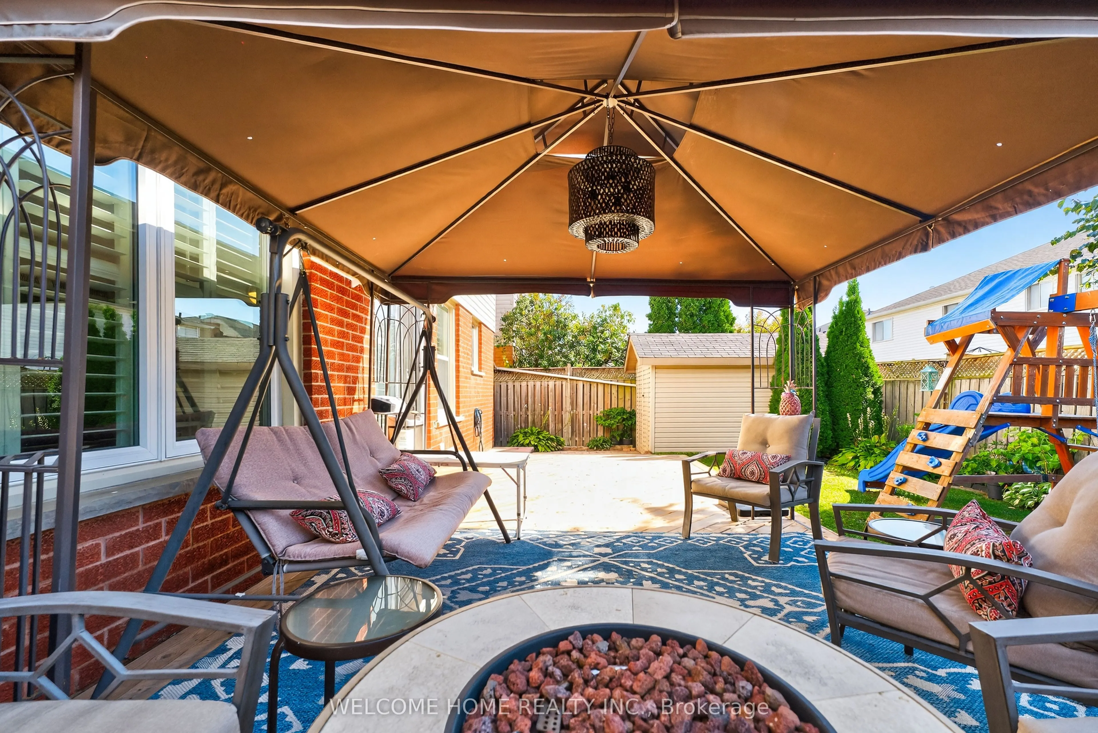 1037 Sandcliff Drive E