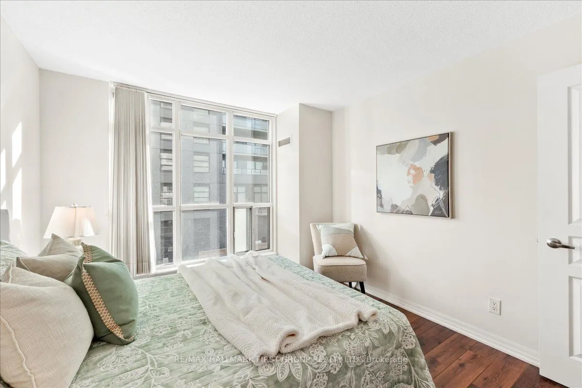 1600 Charles Street, #303