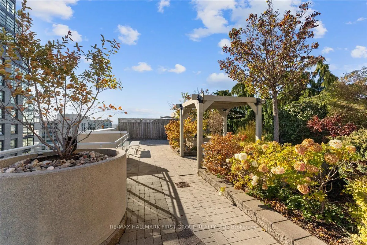 1600 Charles Street, #303