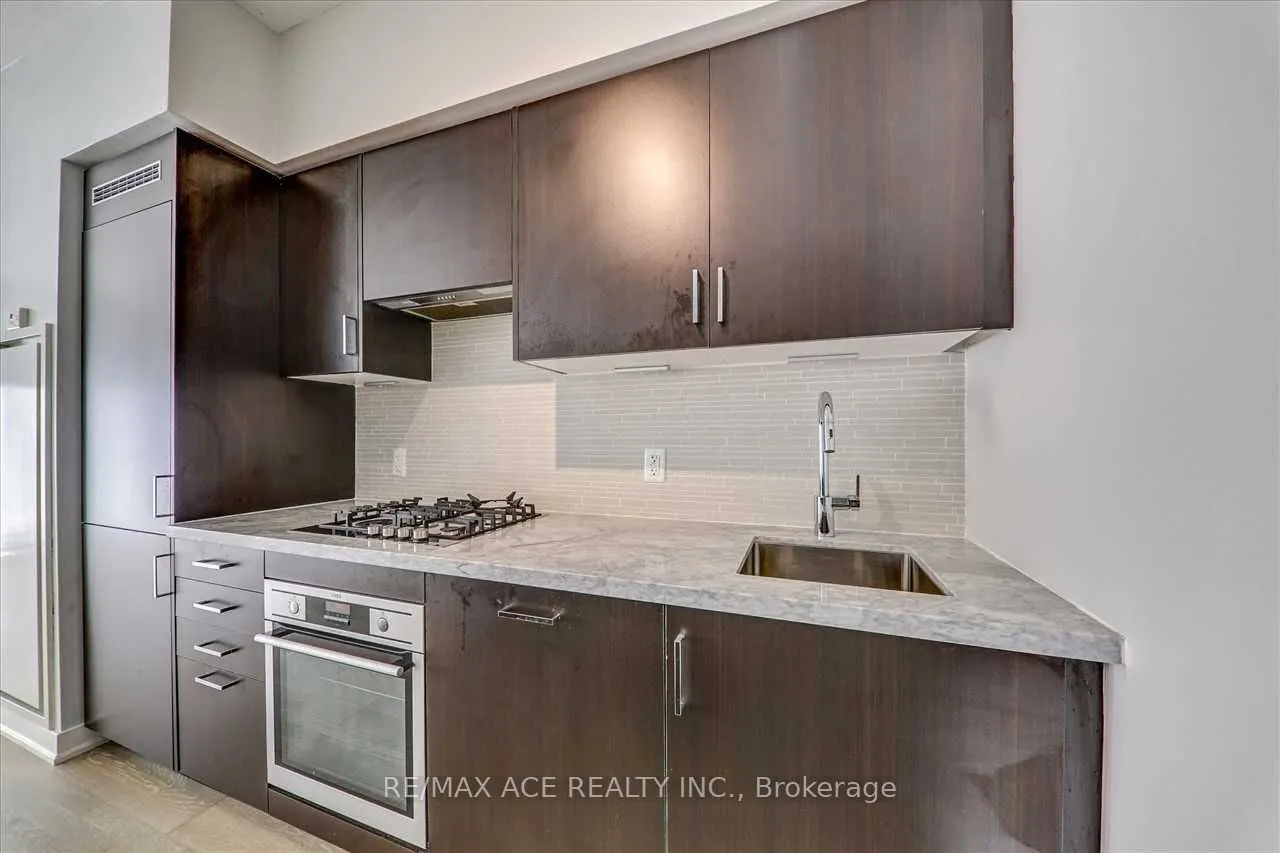 1960 Queens Street, #206