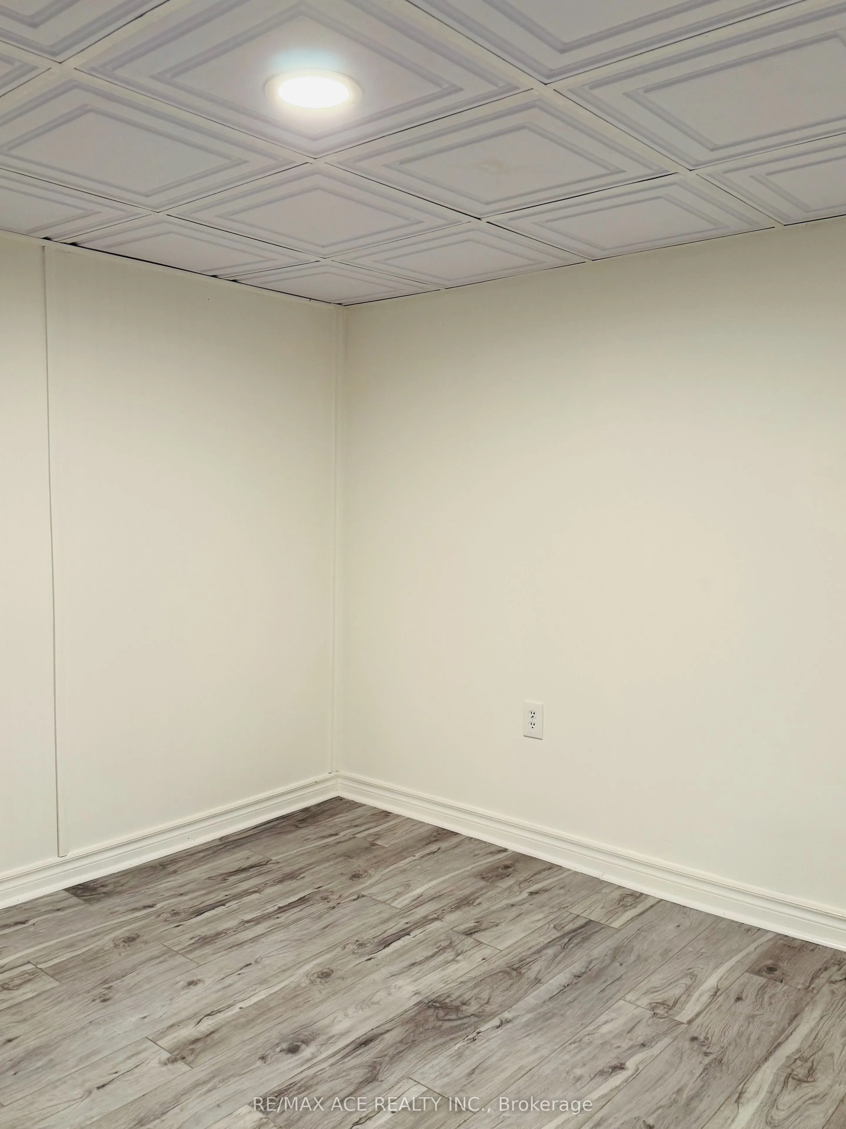 70 Colonial Avenue, #Bsmt