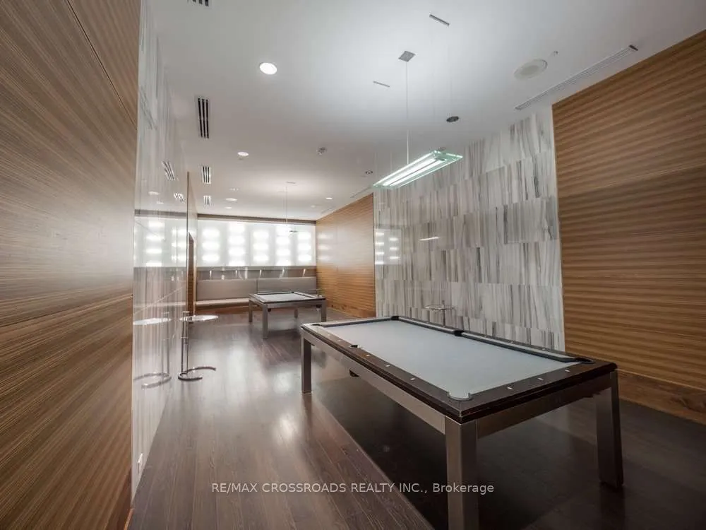 125 Village Green Square, #1001