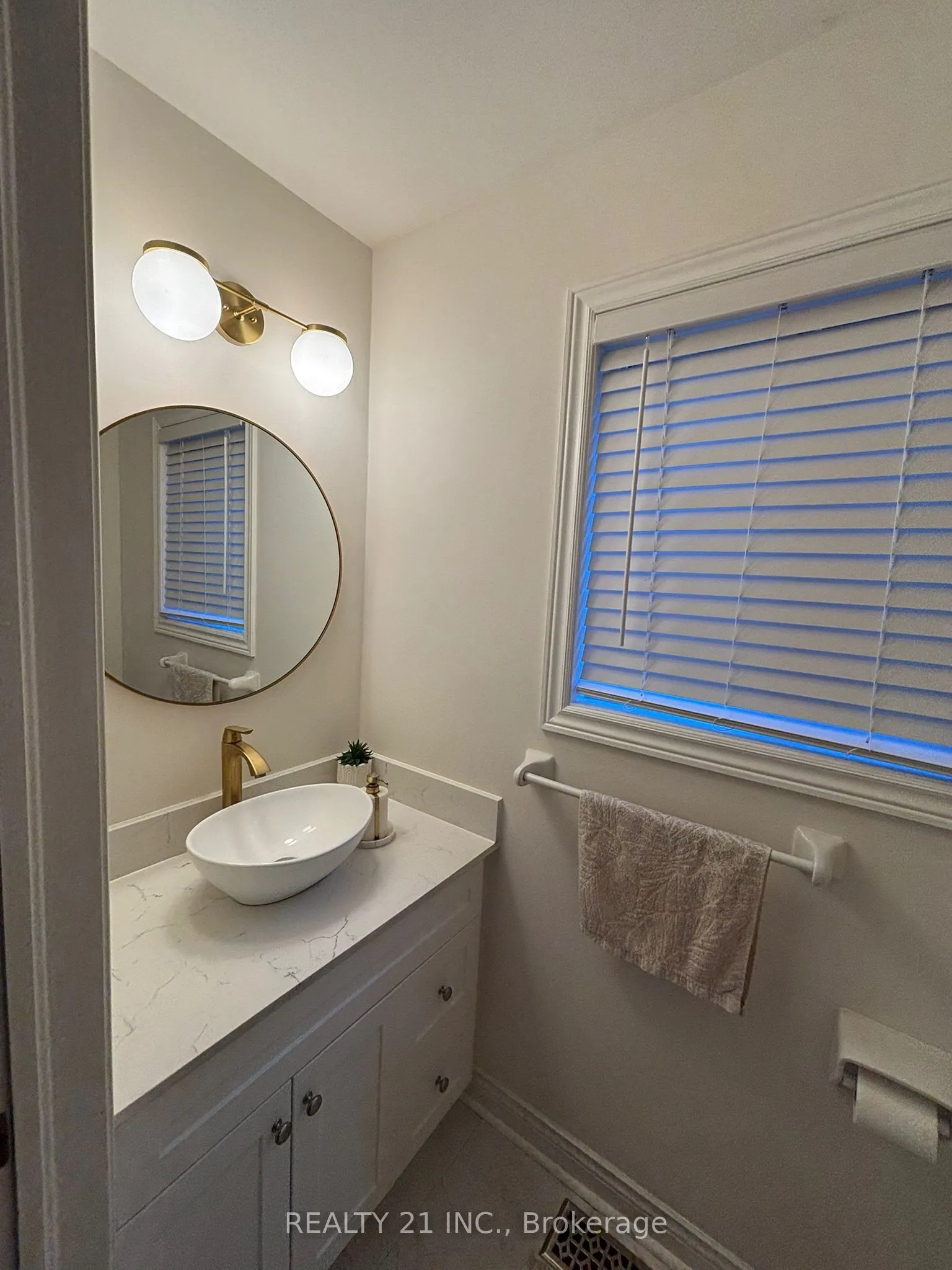 35 Markwood Crescent W