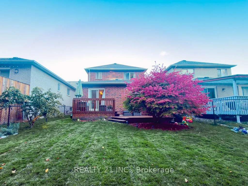 35 Markwood Crescent W