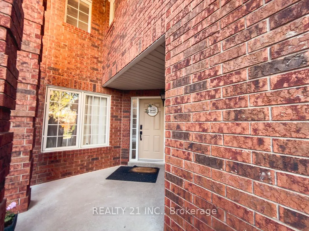 35 Markwood Crescent W