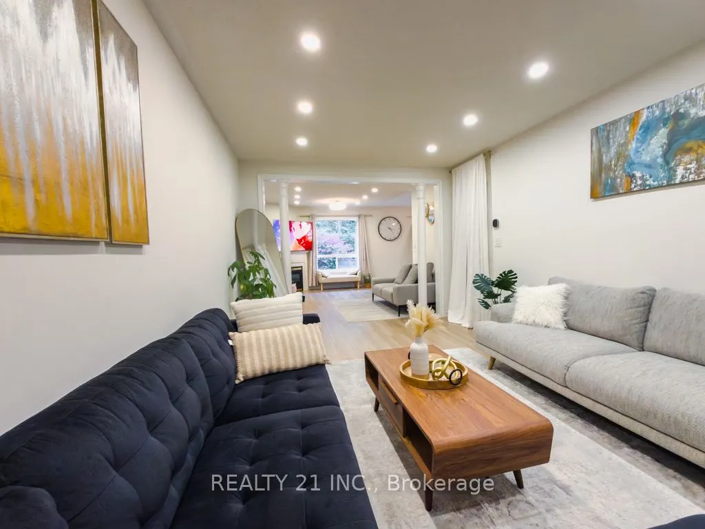 35 Markwood Crescent W