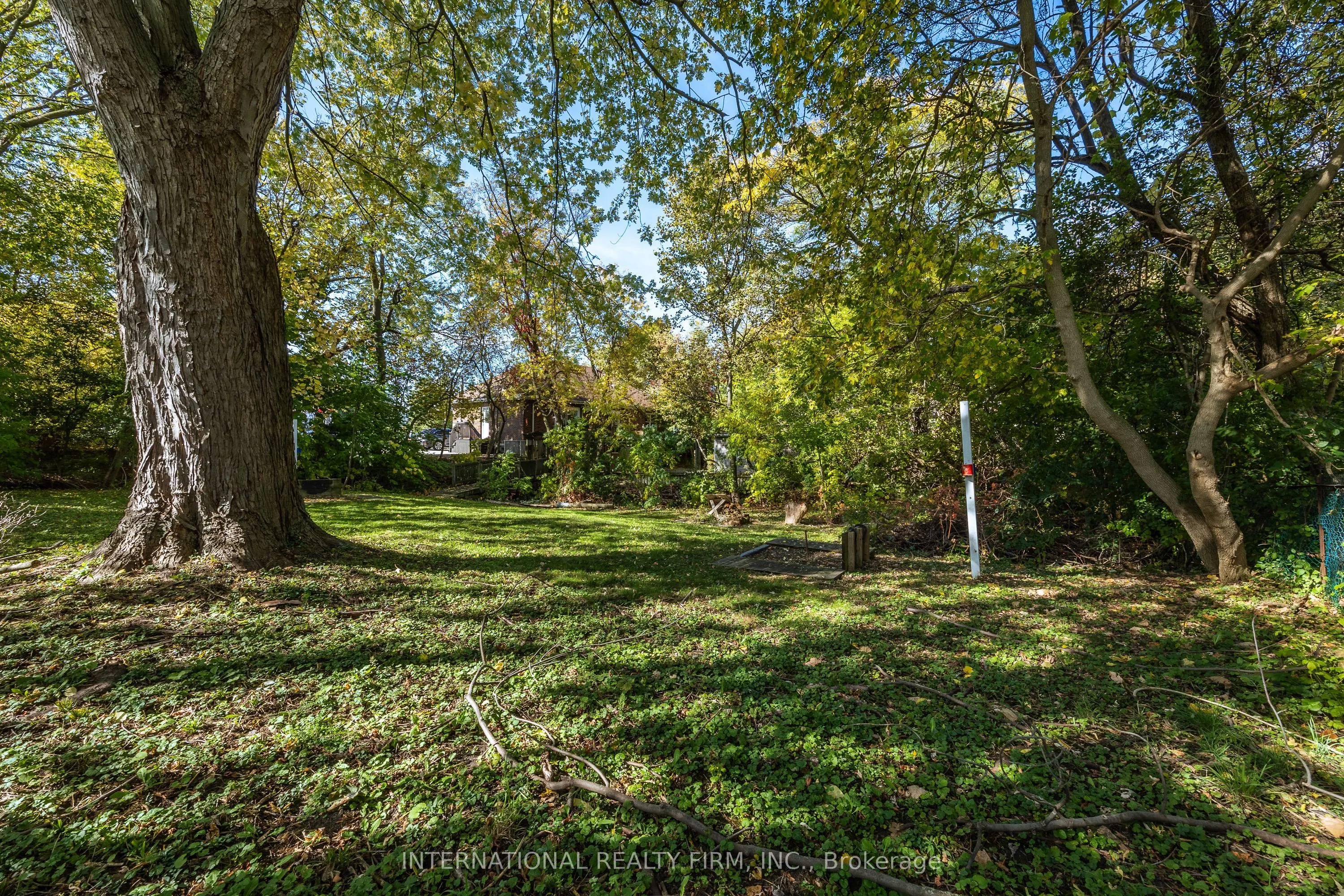 345 Park Road S, #Main Level