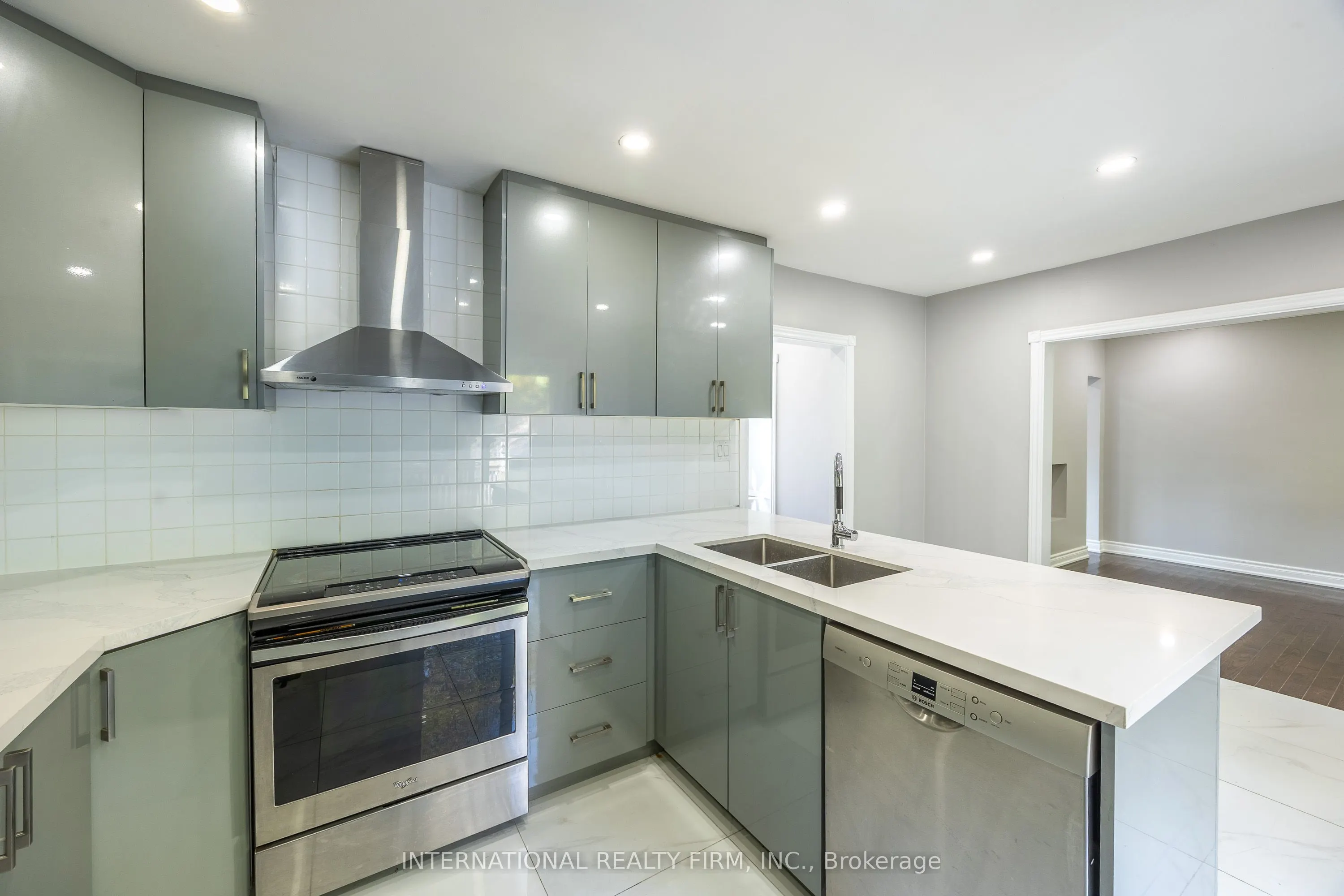 345 Park Road S, #Main Level