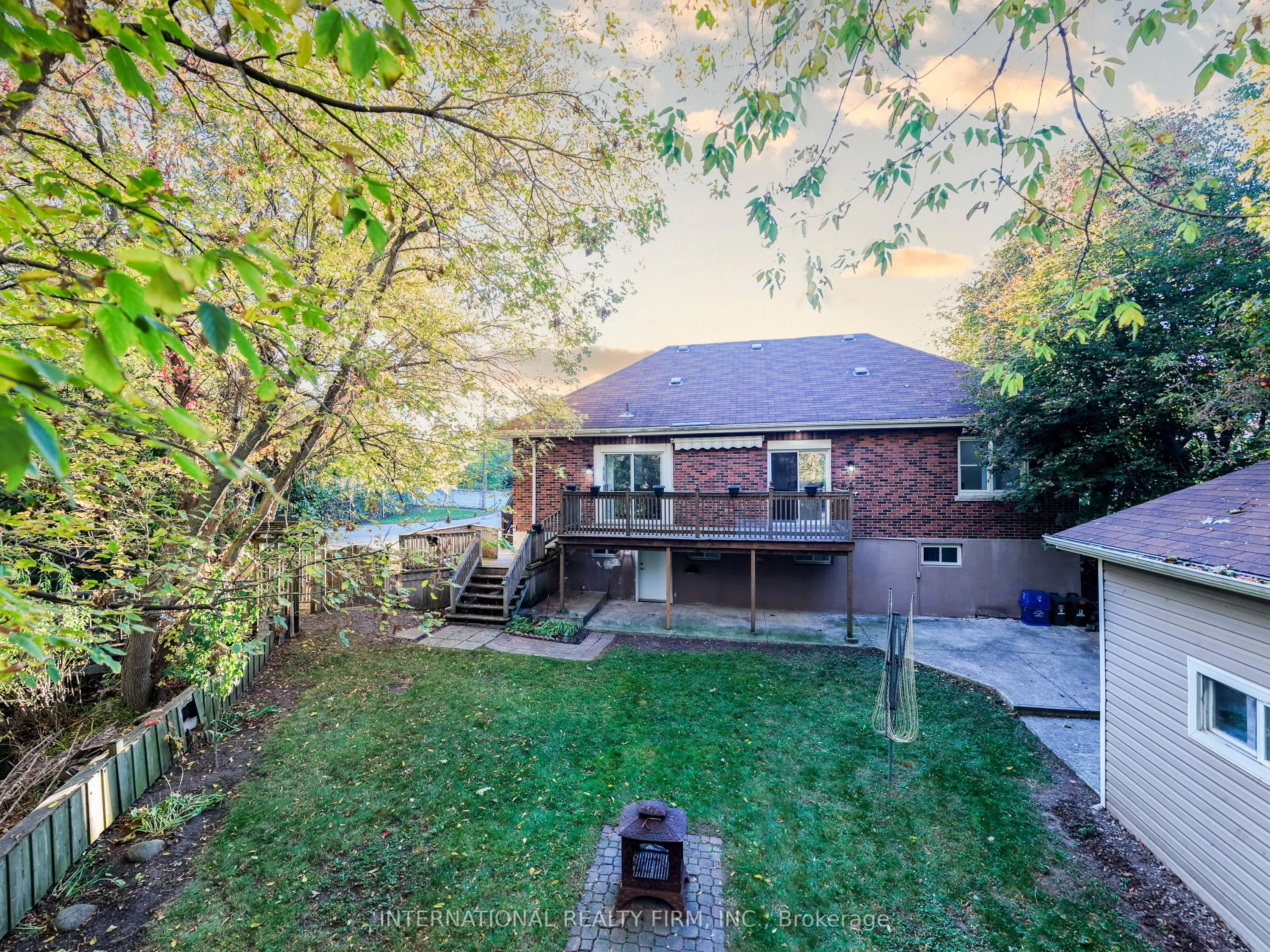 345 Park Road S, #Main Level