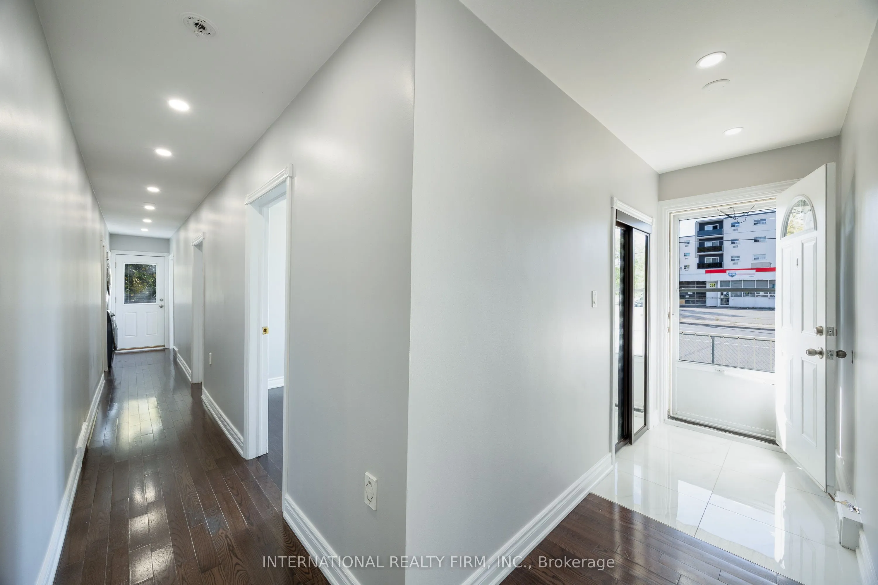 345 Park Road S, #Main Level