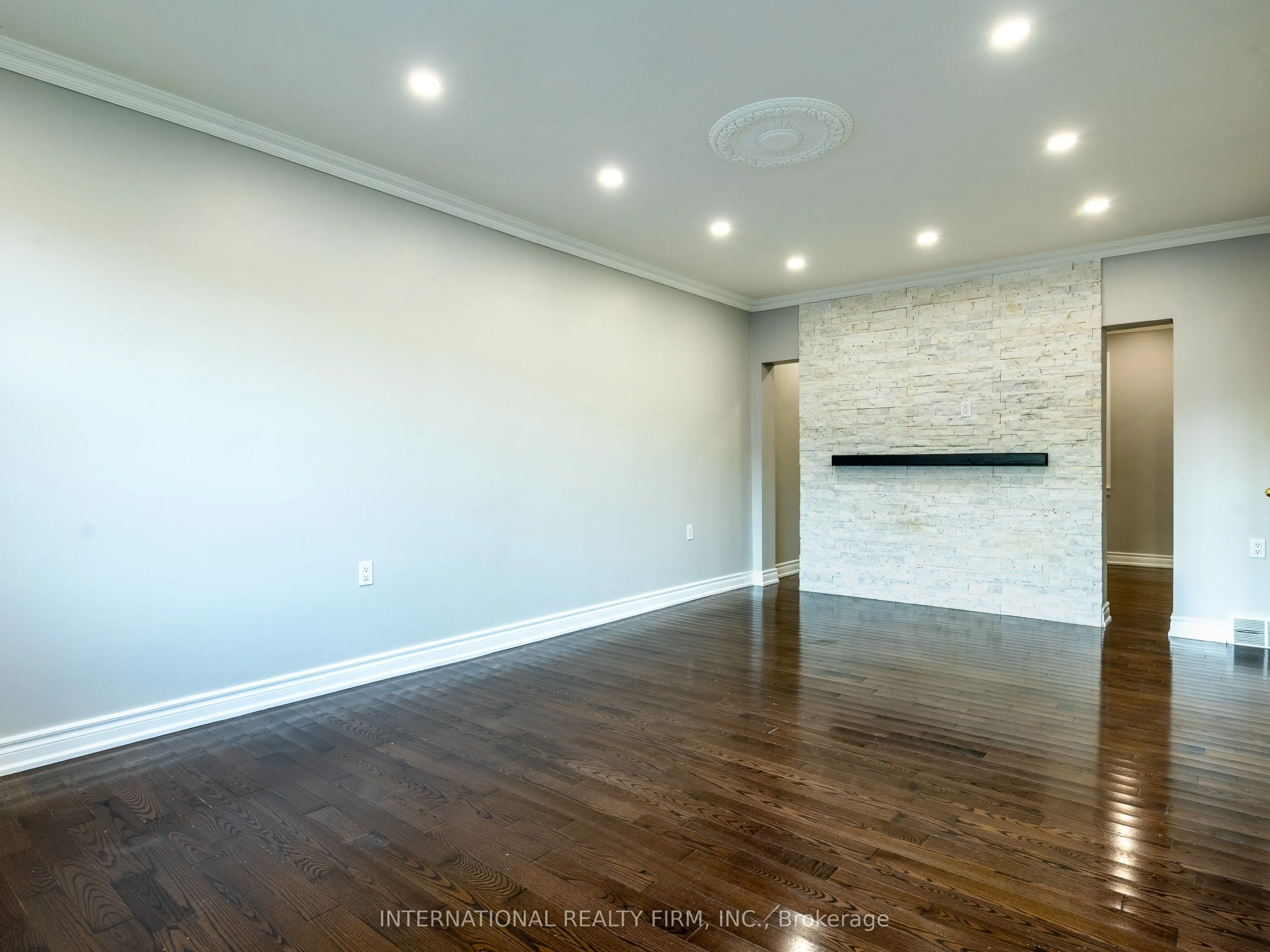 345 Park Road S, #Main Level