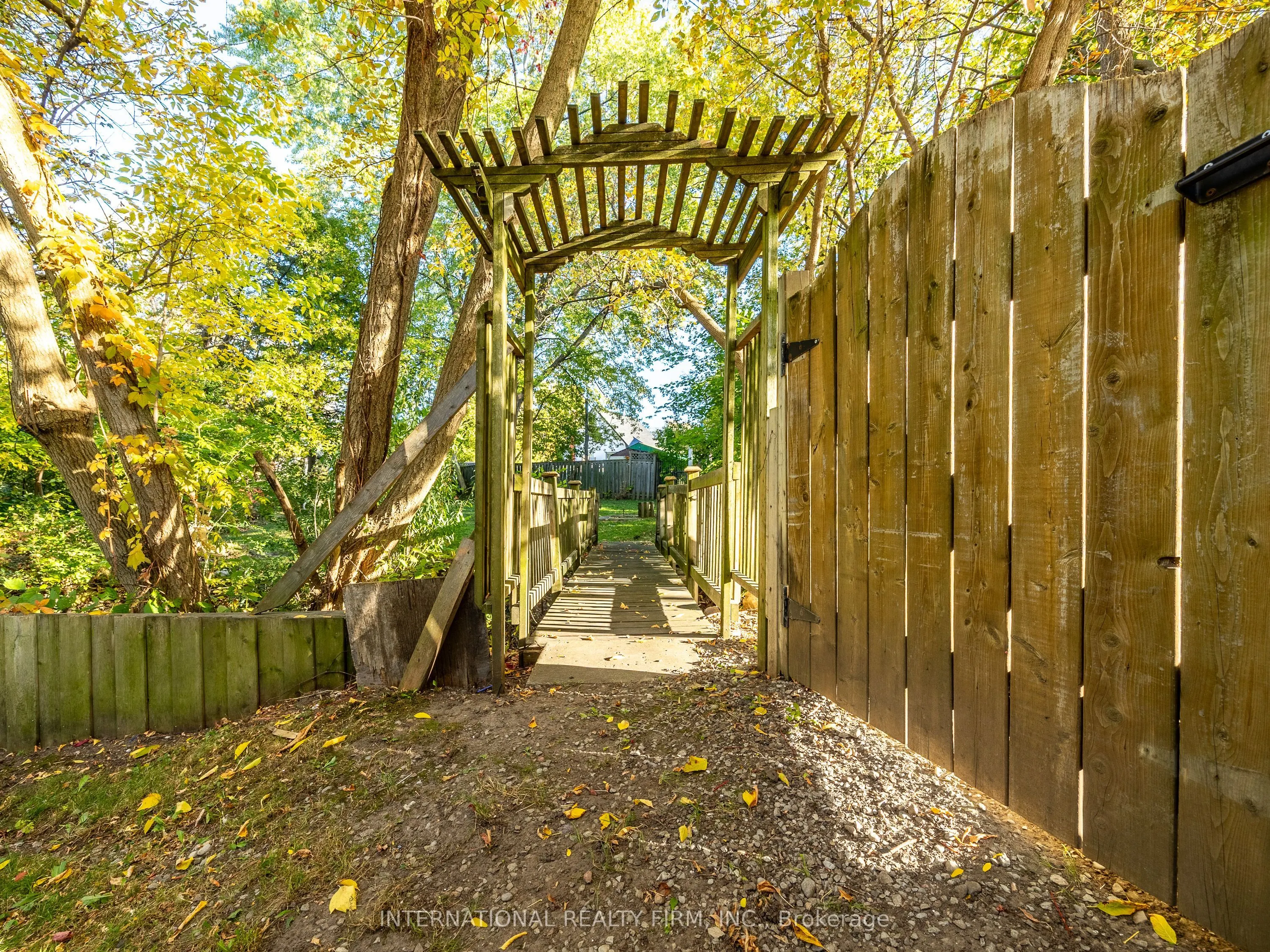 345 Park Road S, #Basement