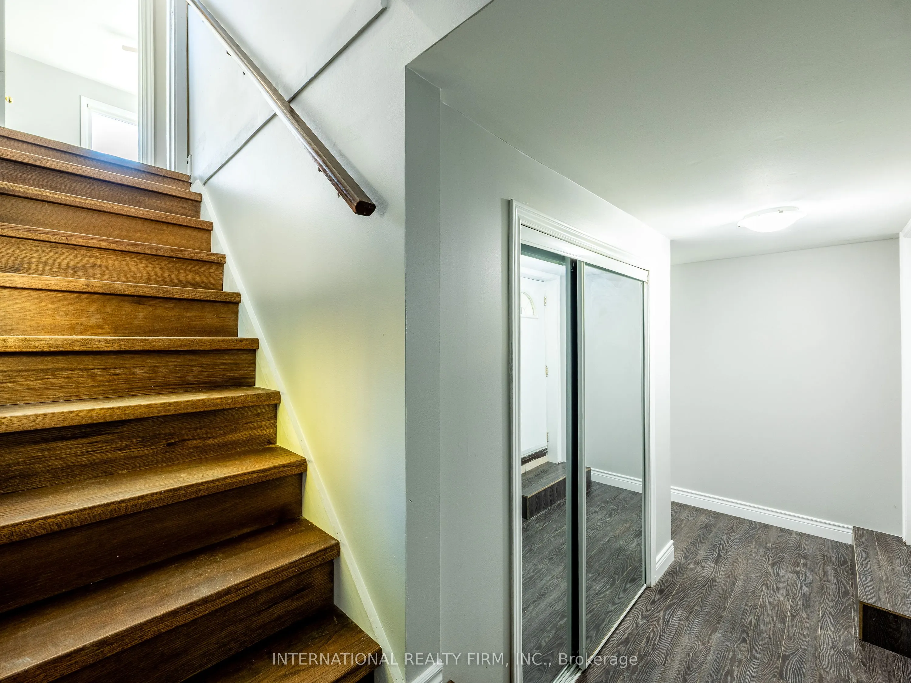 345 Park Road S, #Basement