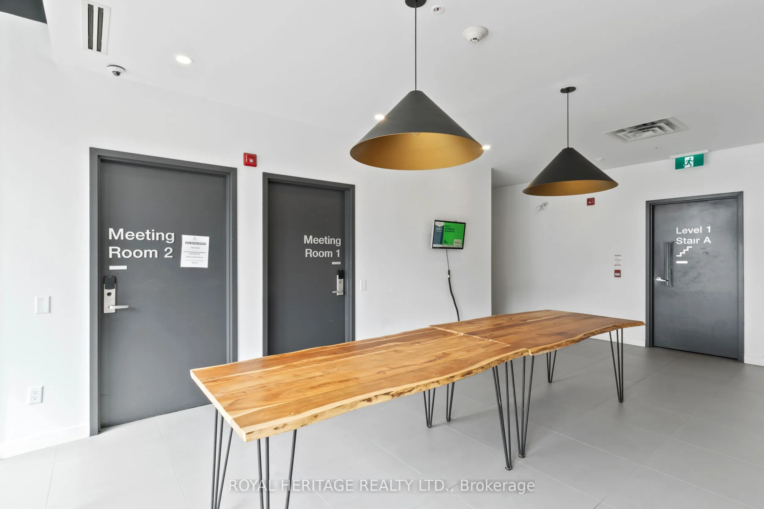 1800 Simcoe Street N, #307