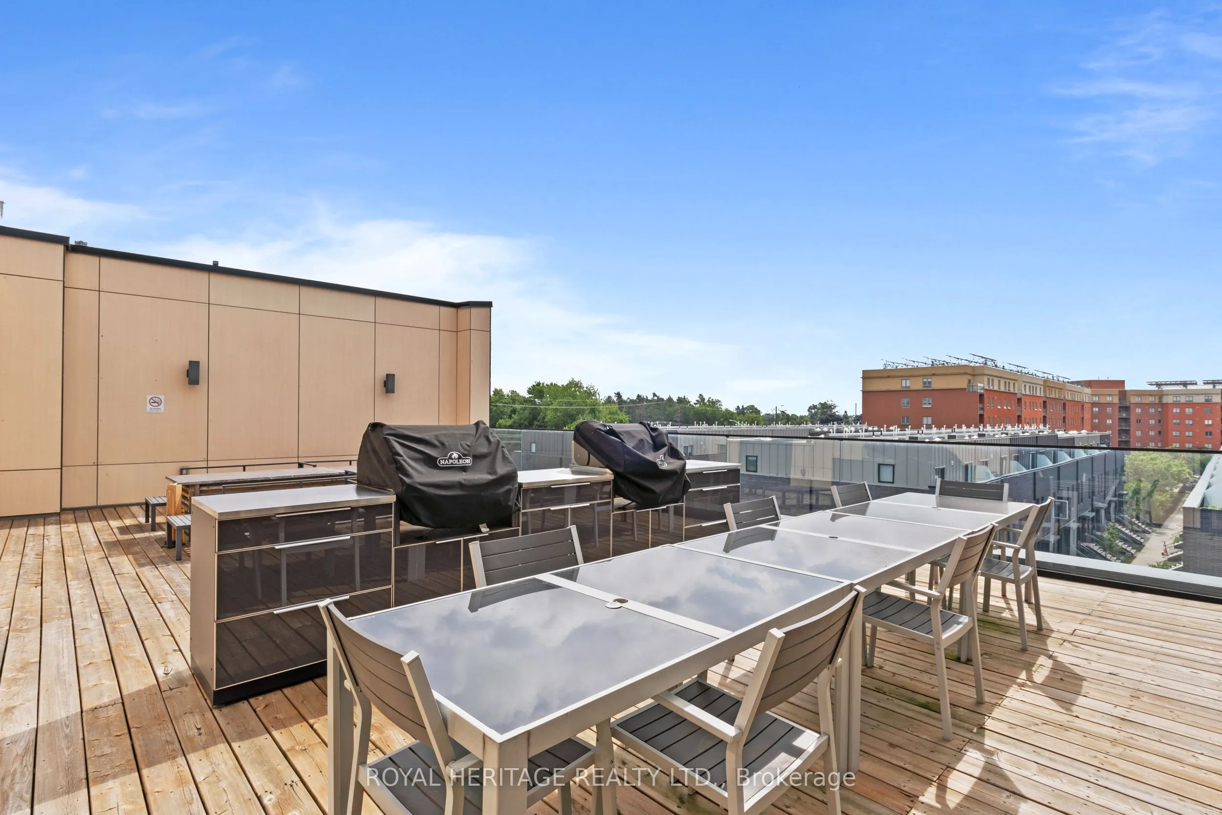 1800 Simcoe Street N, #307