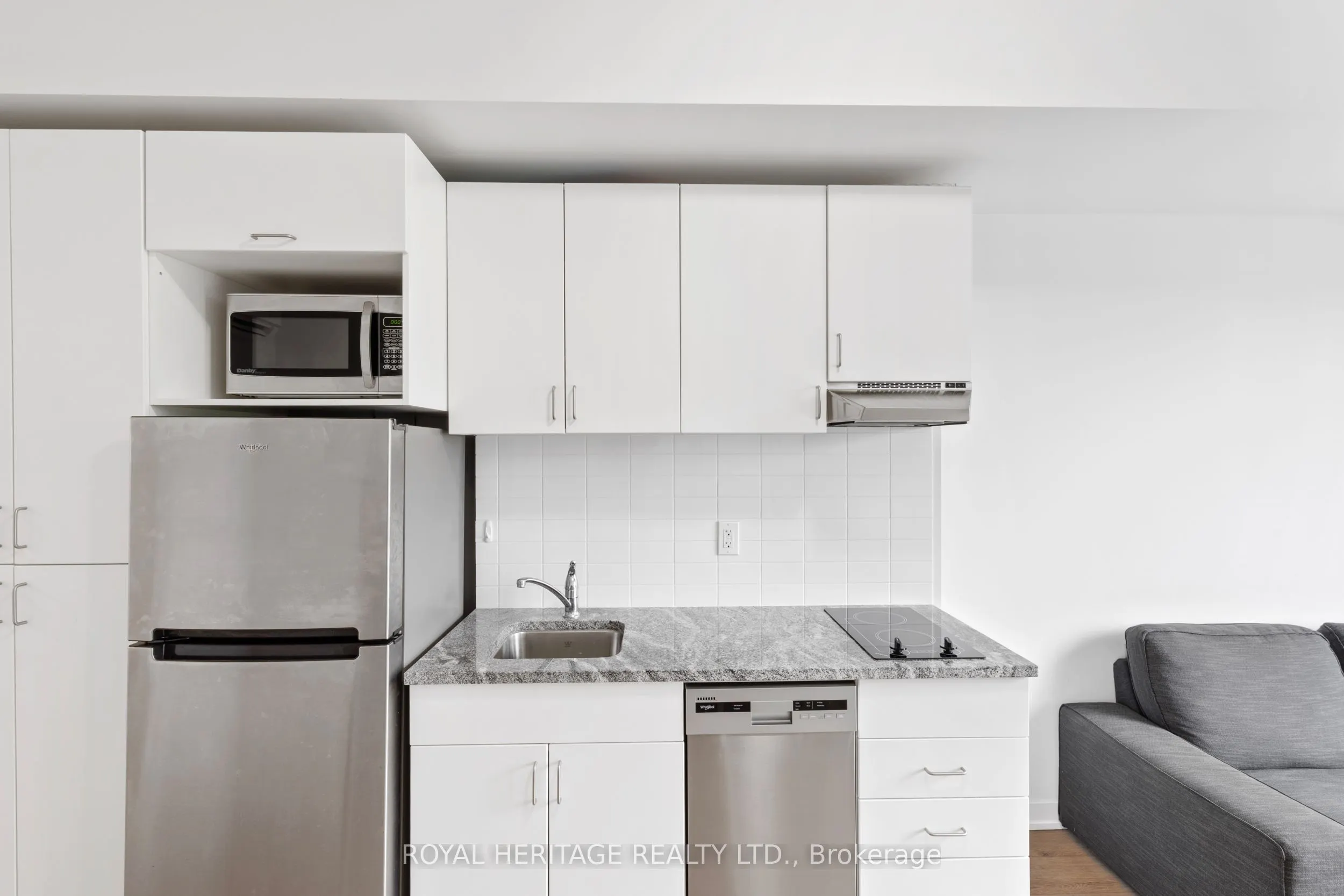 1800 Simcoe Street N, #307