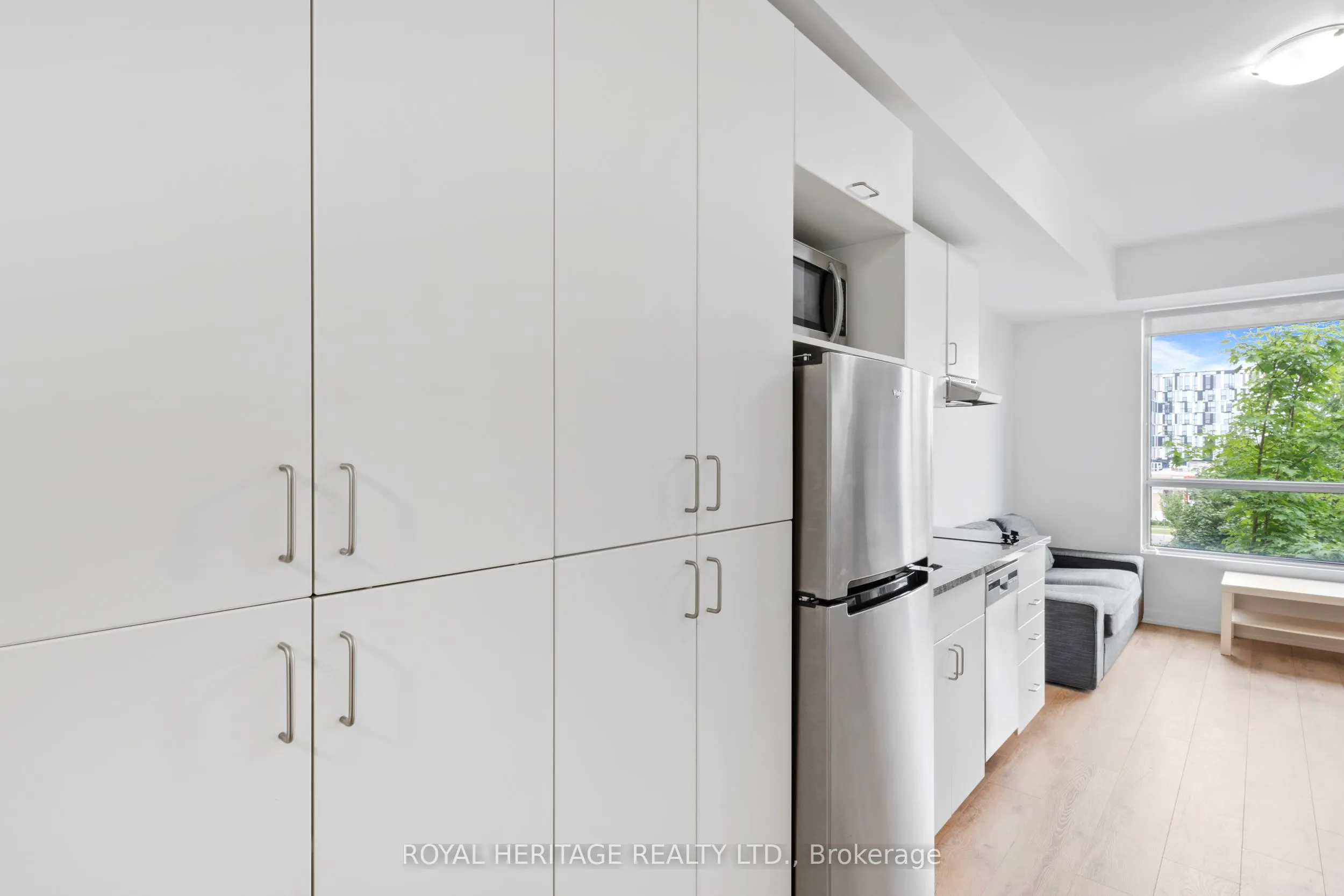 1800 Simcoe Street N, #307