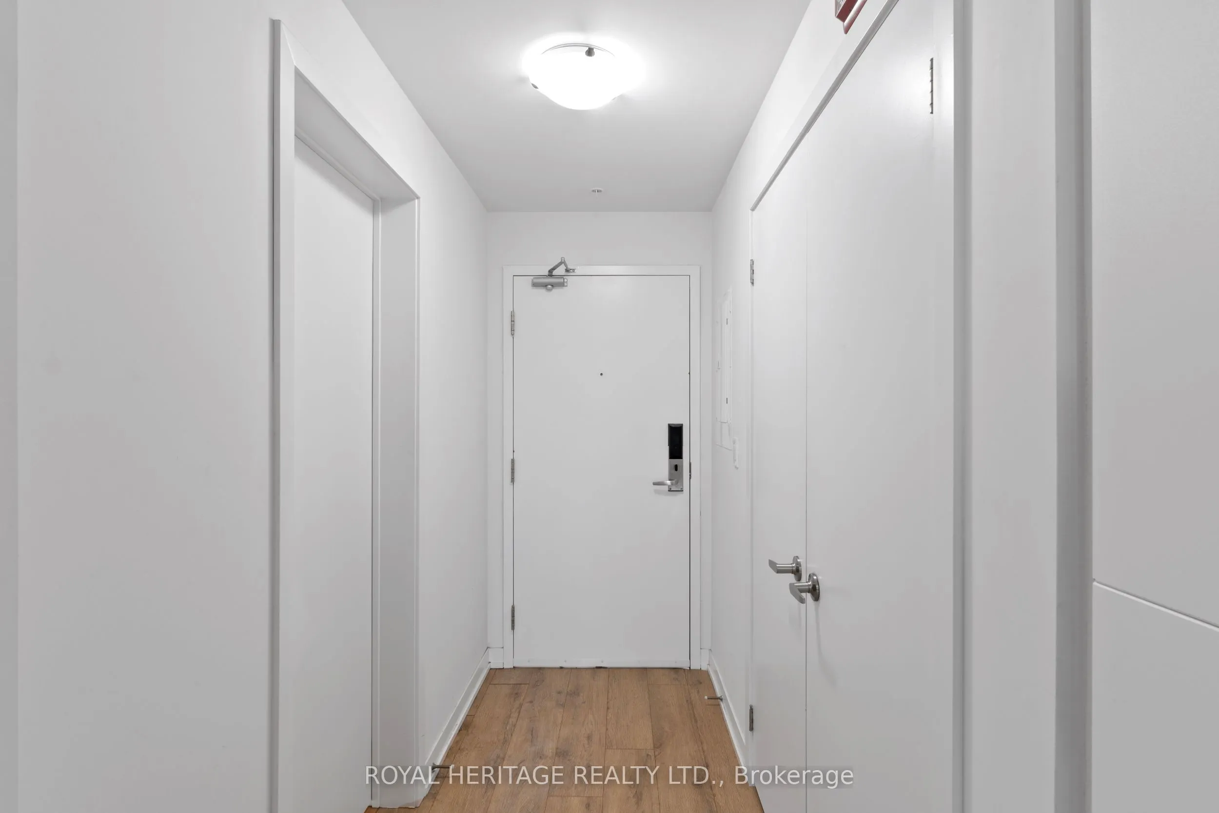 1800 Simcoe Street N, #307