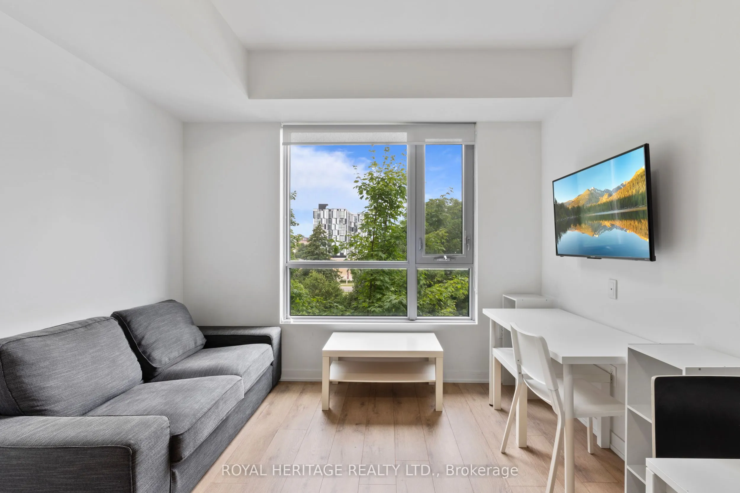 1800 Simcoe Street N, #307