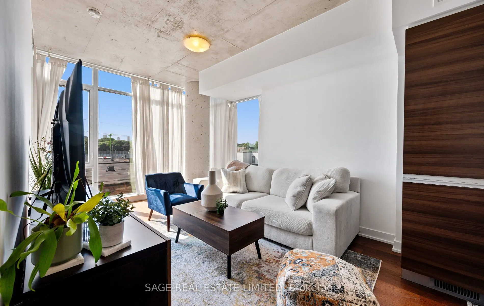 1190 Dundas Street E, #420