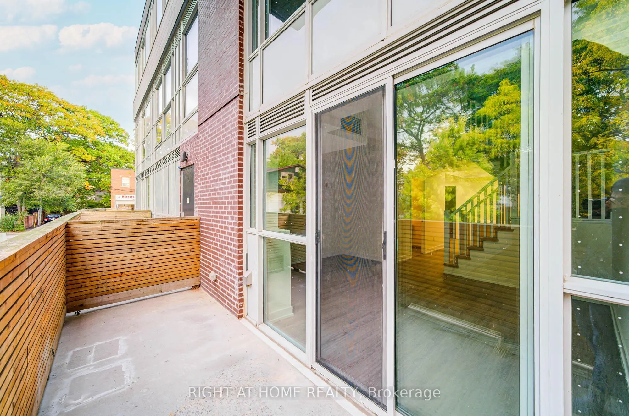 1350 Kingston Road #Th03