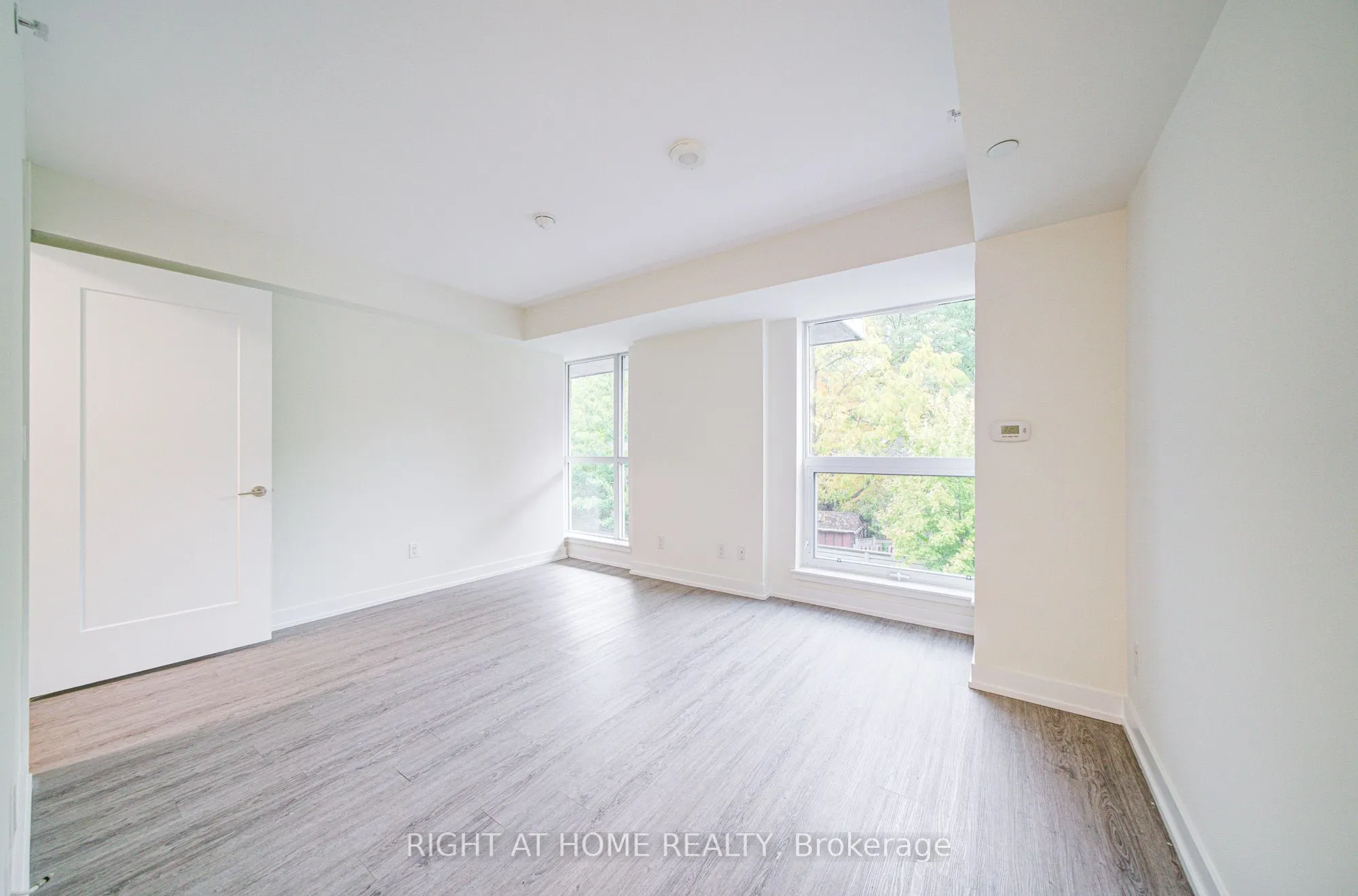 1350 Kingston Road #Th03