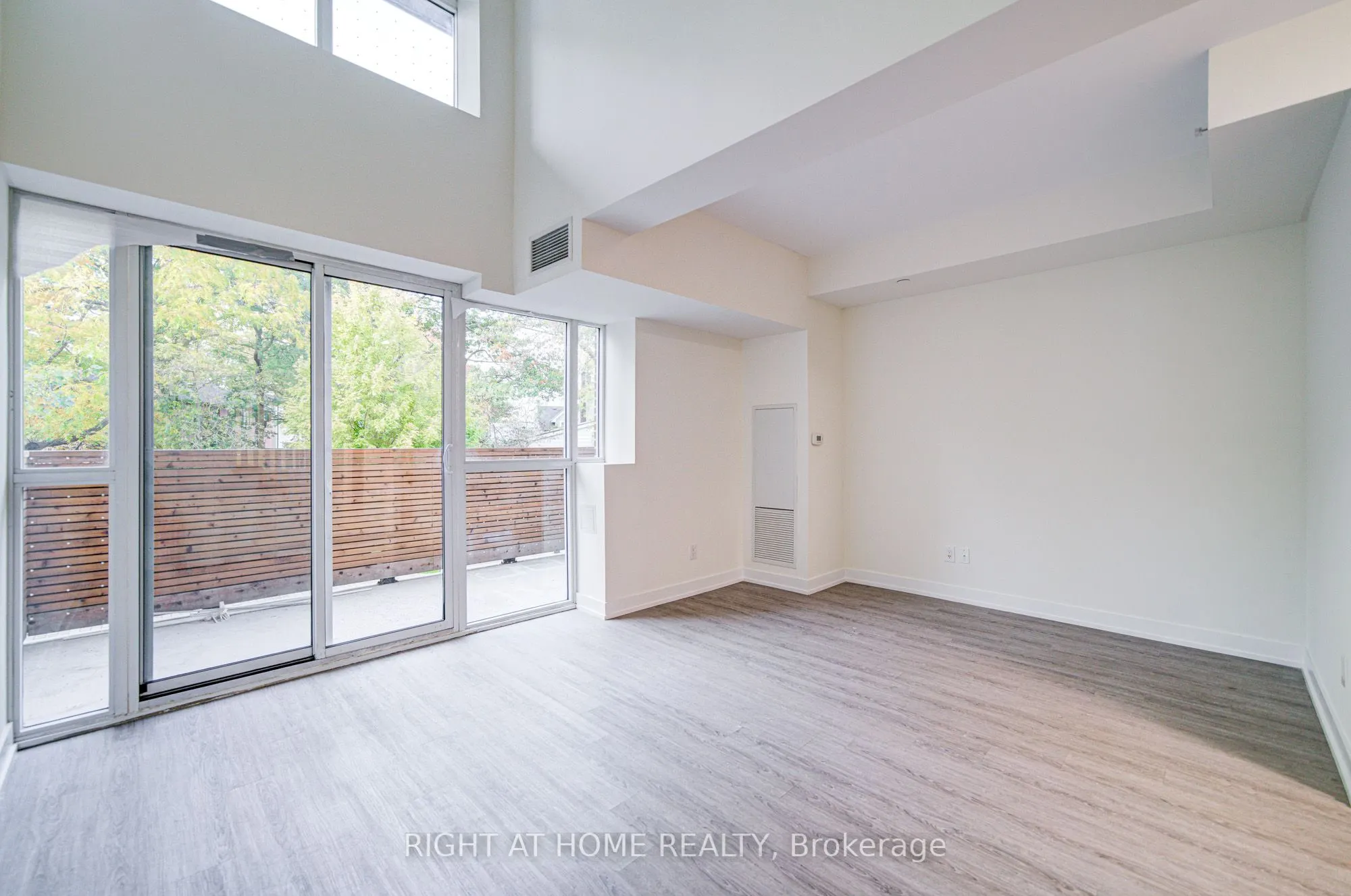 1350 Kingston Road, #Th03