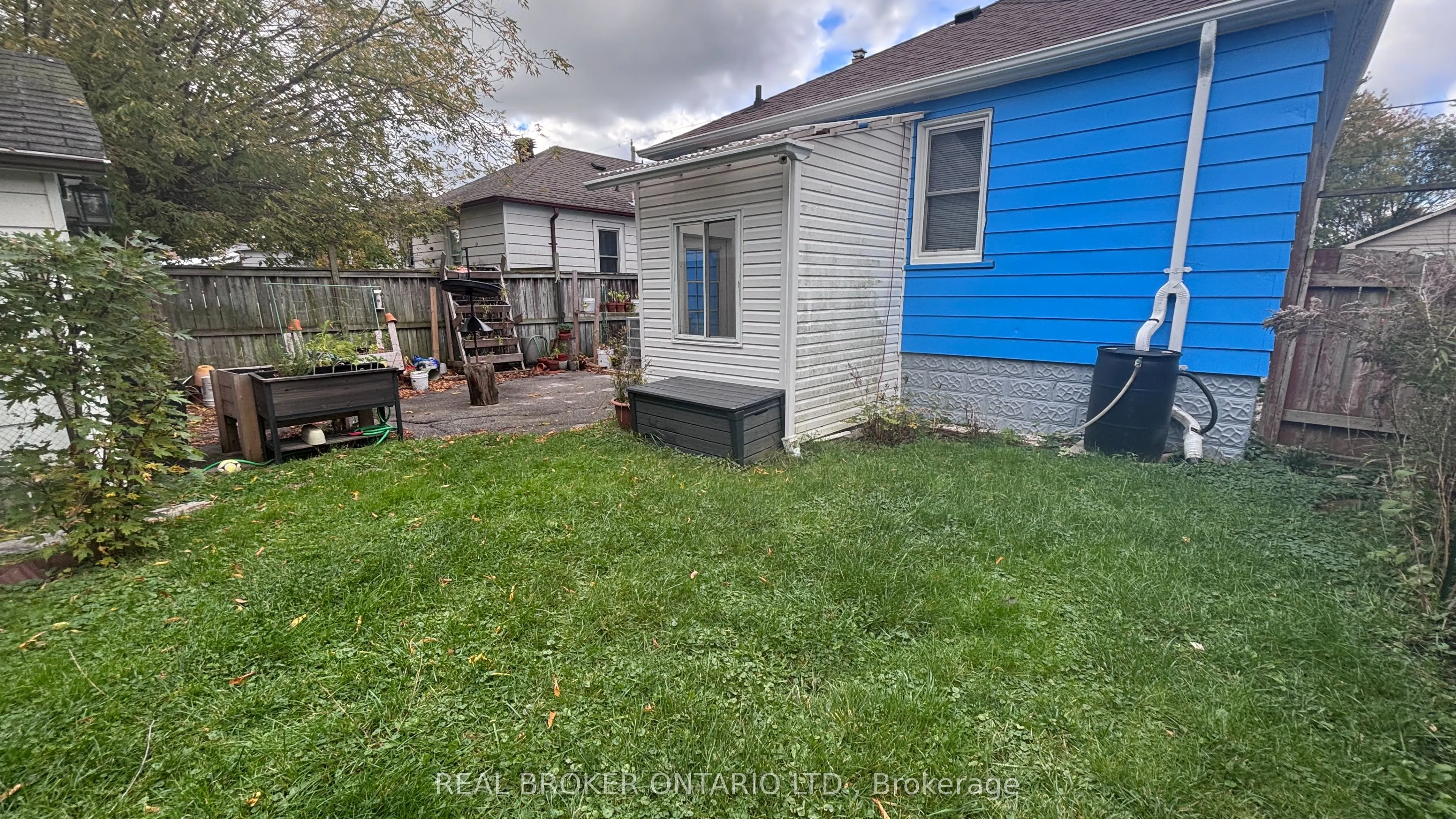 75 Vanbrugh Avenue, #LOWER