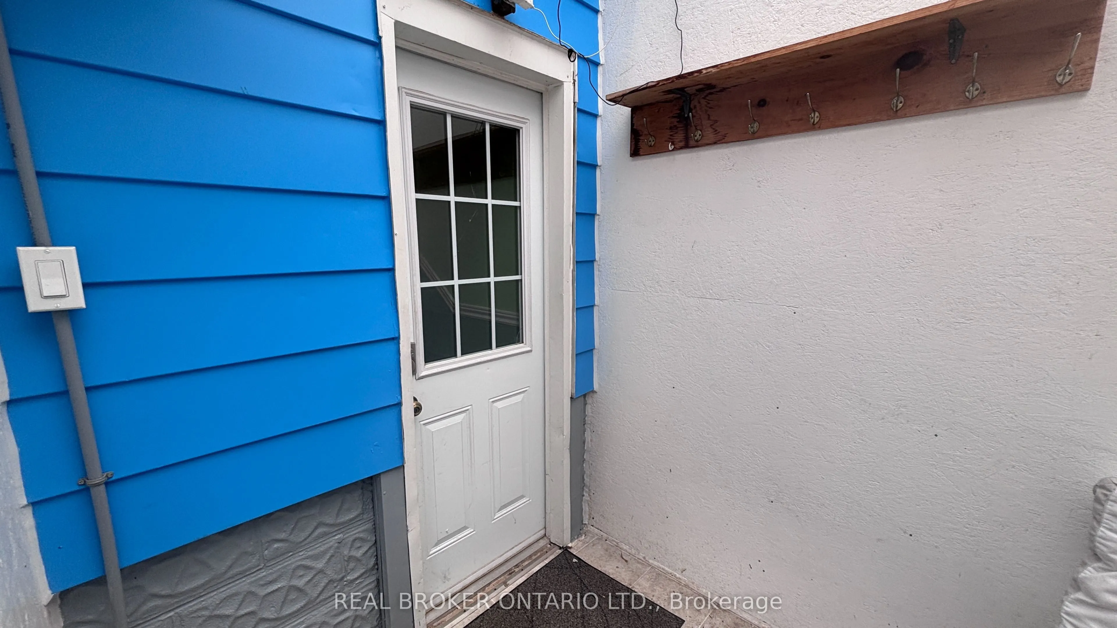 75 Vanbrugh Avenue, #LOWER