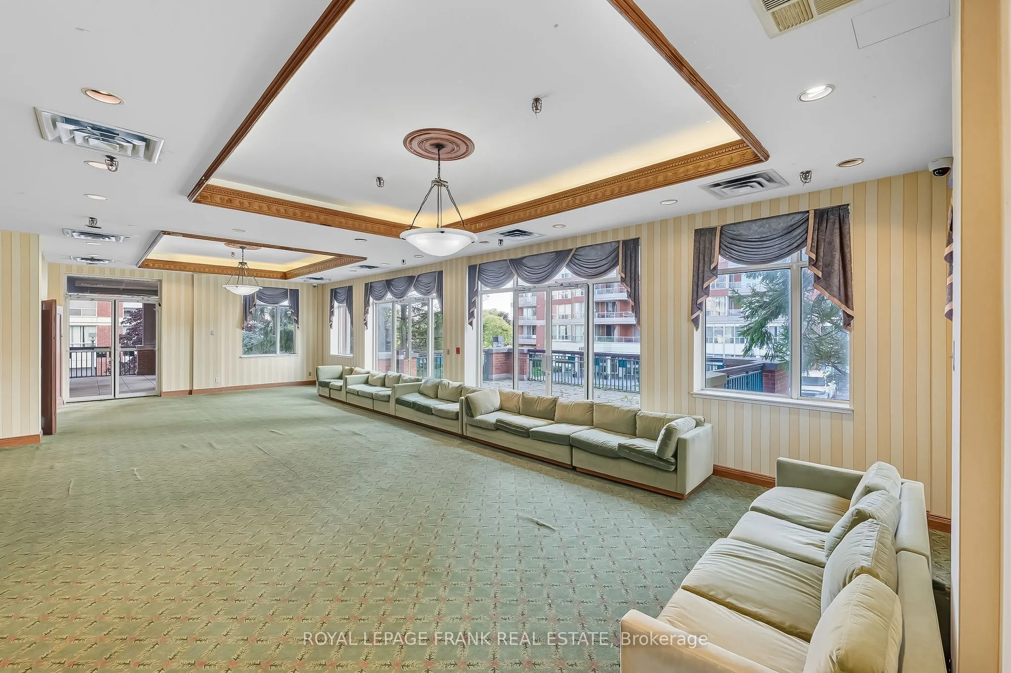 400 McLevin Avenue, #1812