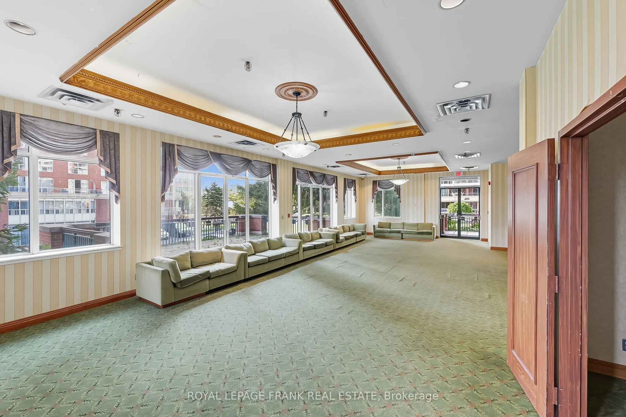 400 McLevin Avenue, #1812