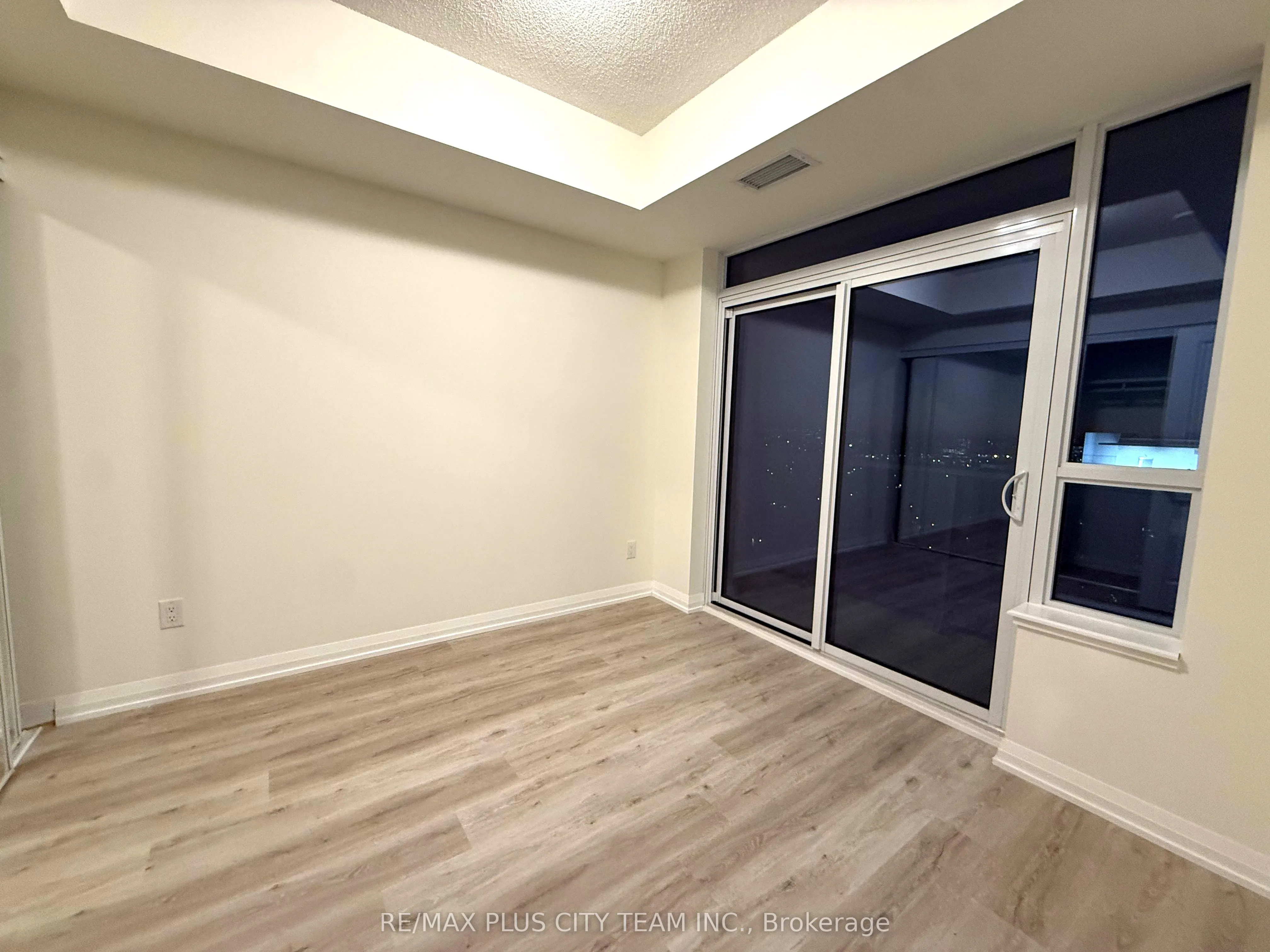 3260 Sheppard Avenue E, #2201