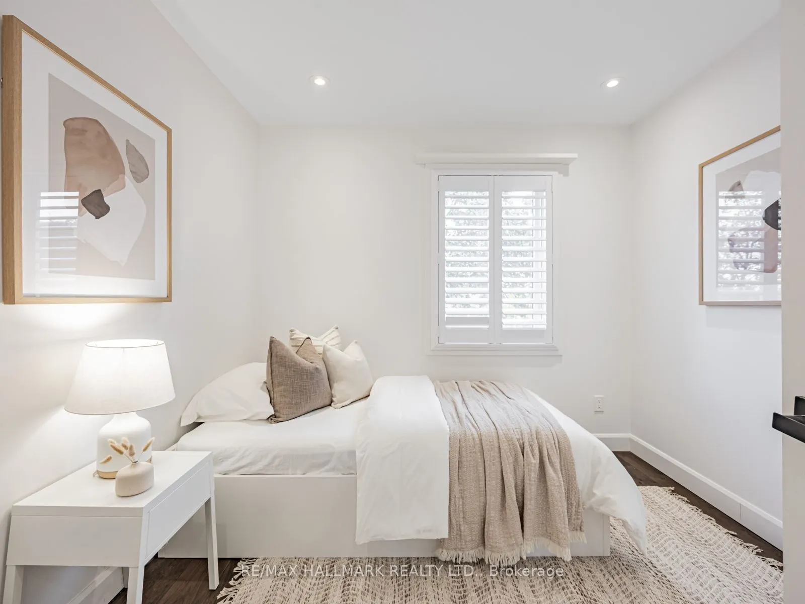 12 Leagrove Crescent