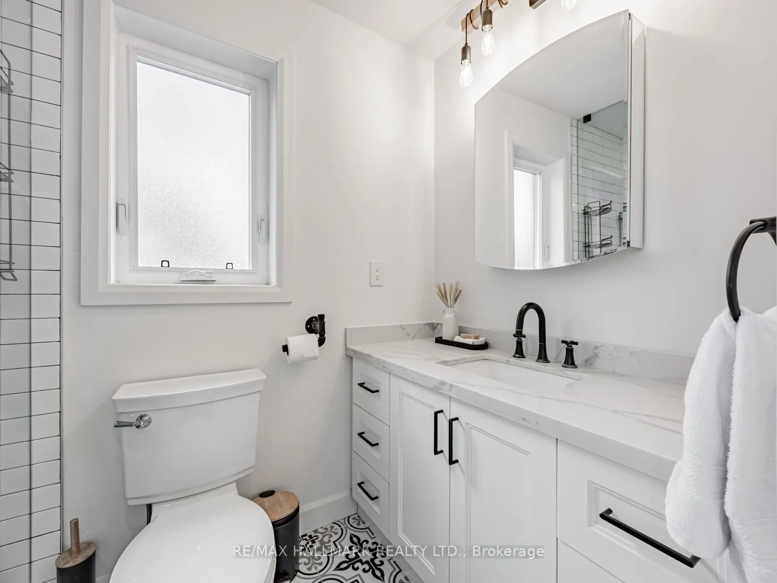 12 Leagrove Crescent