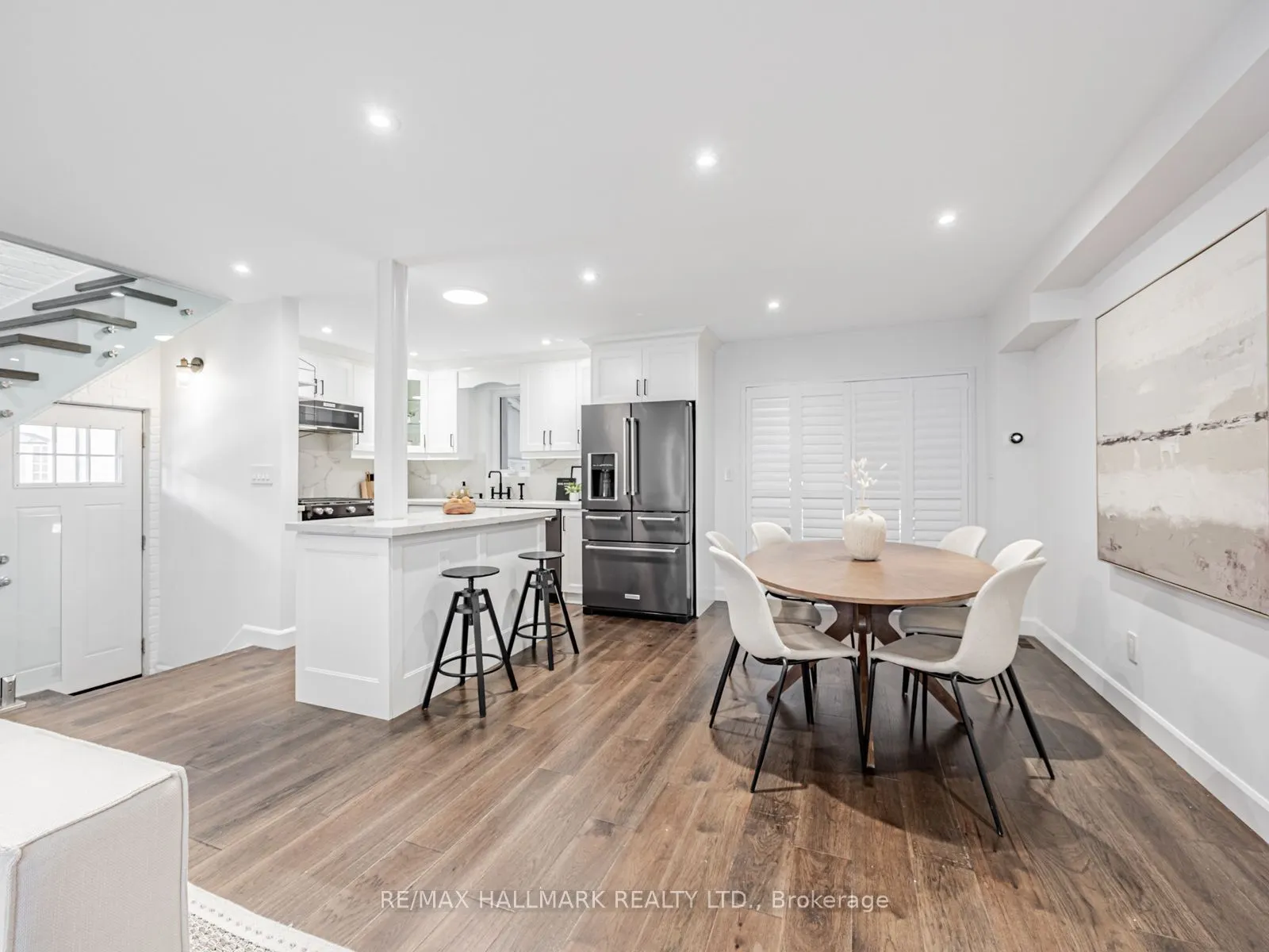 12 Leagrove Crescent