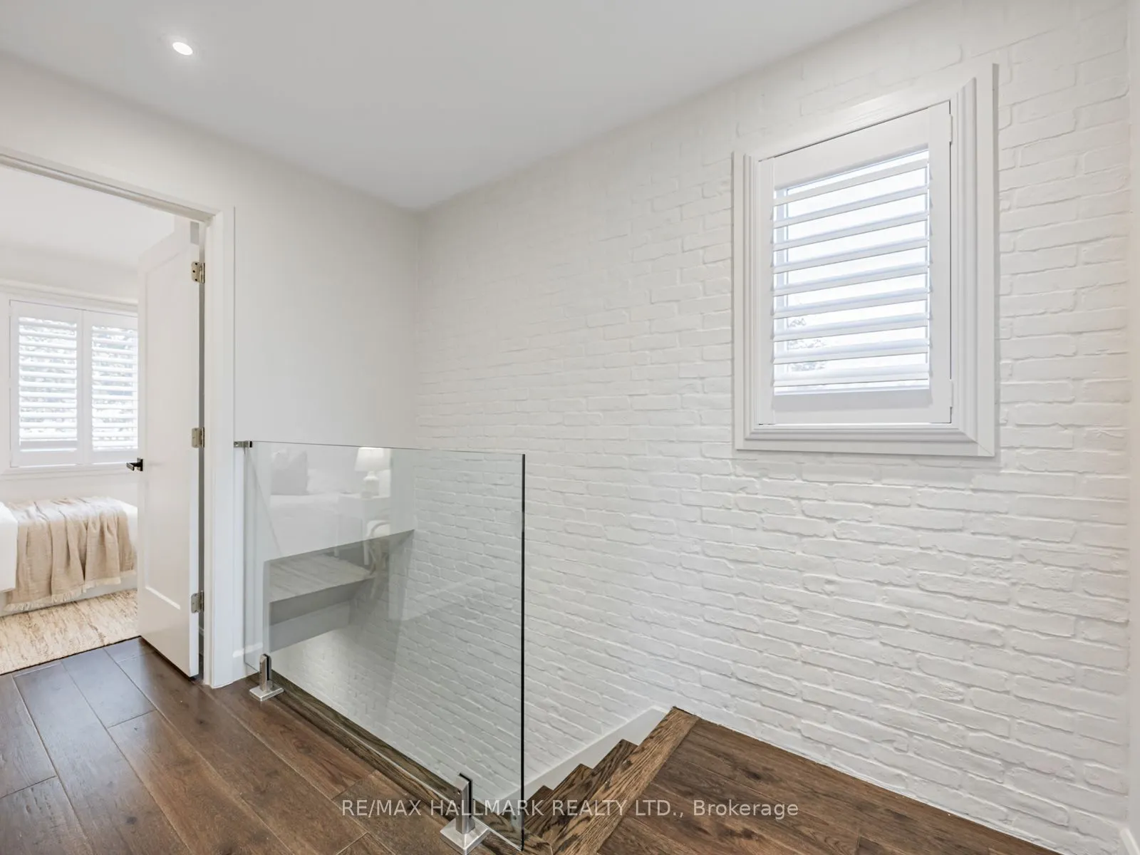 12 Leagrove Crescent