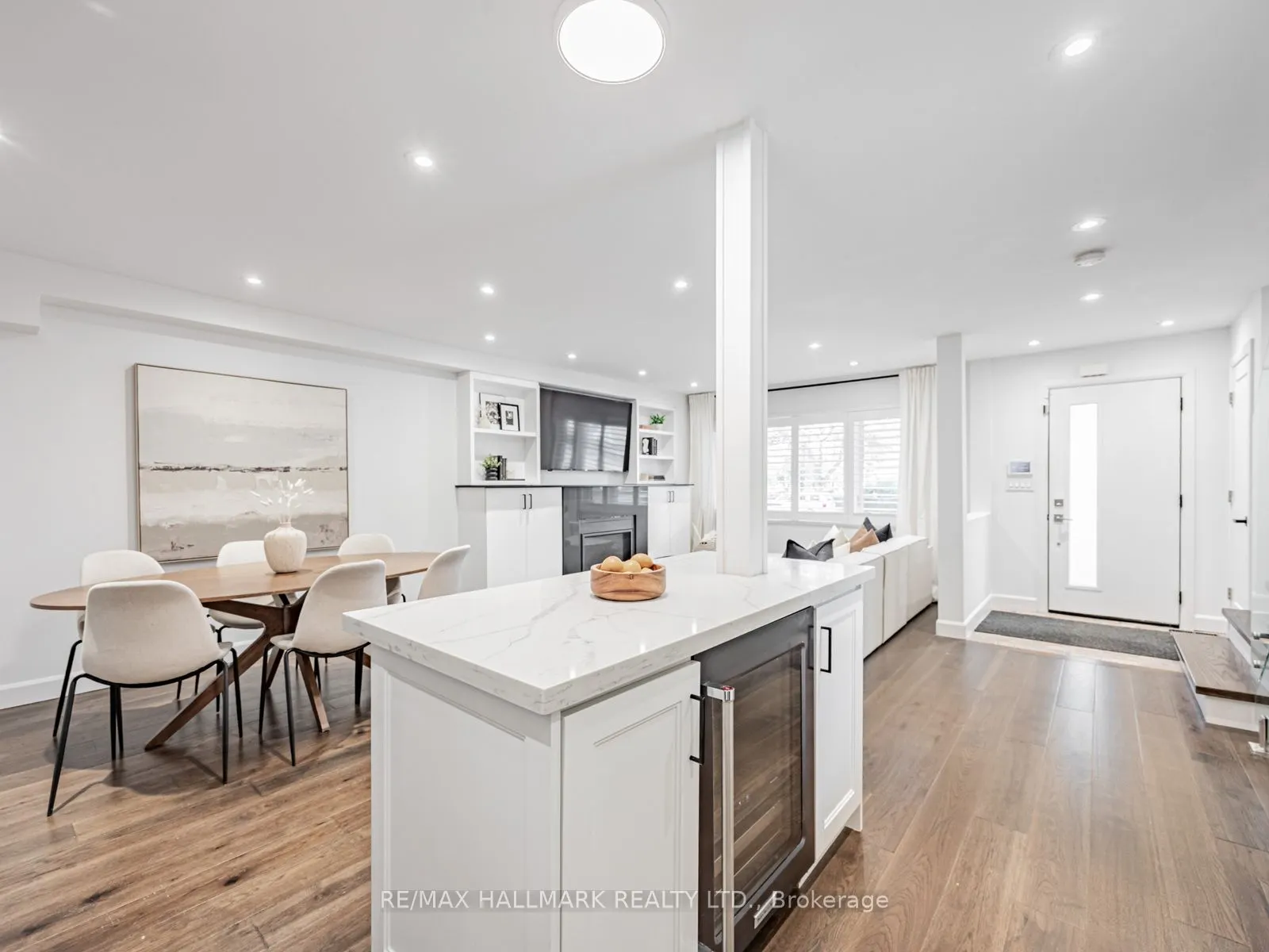 12 Leagrove Crescent