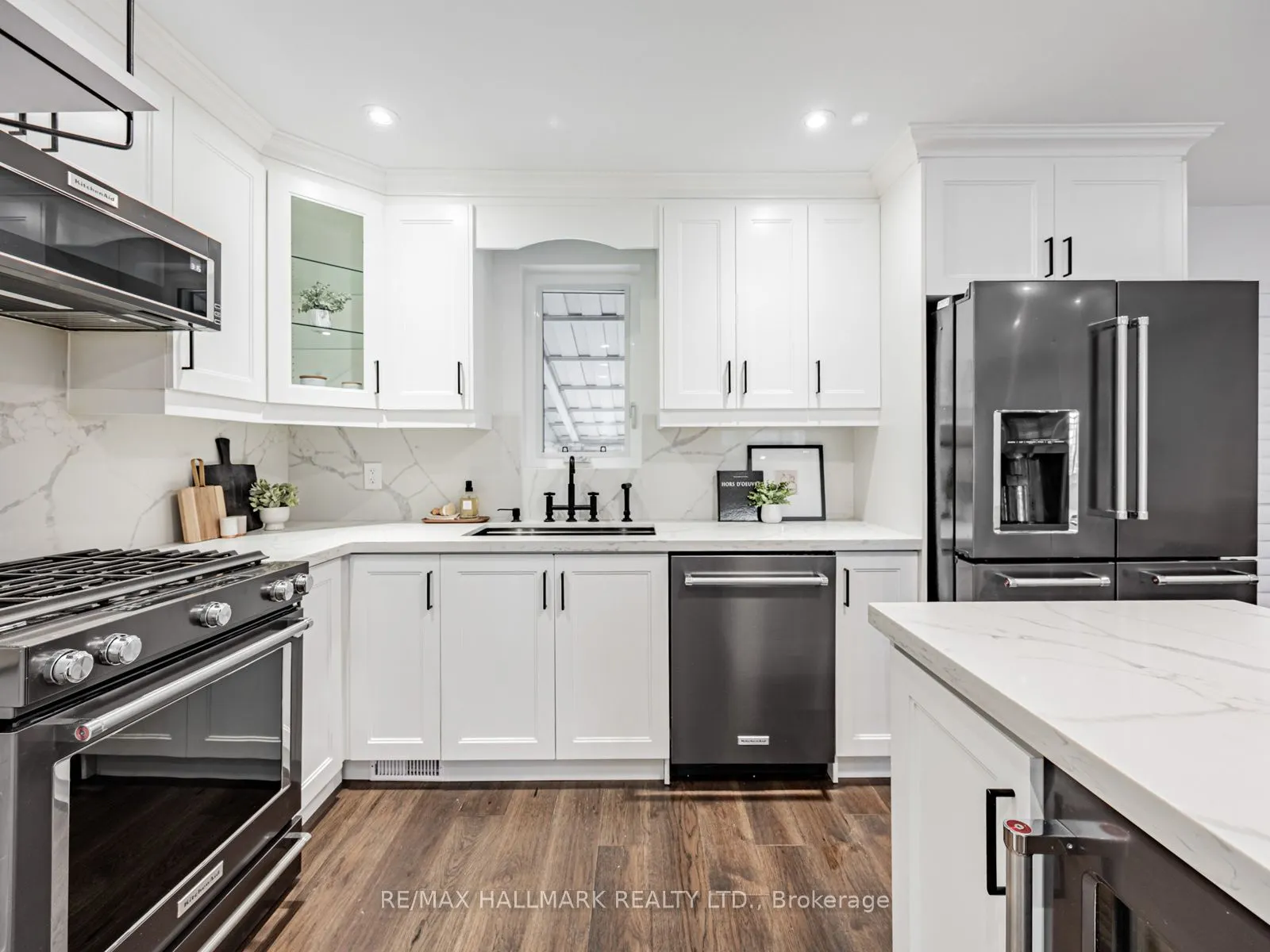 12 Leagrove Crescent