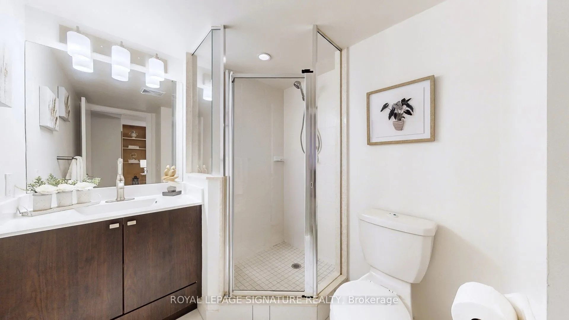 181 Village Green Square, #915