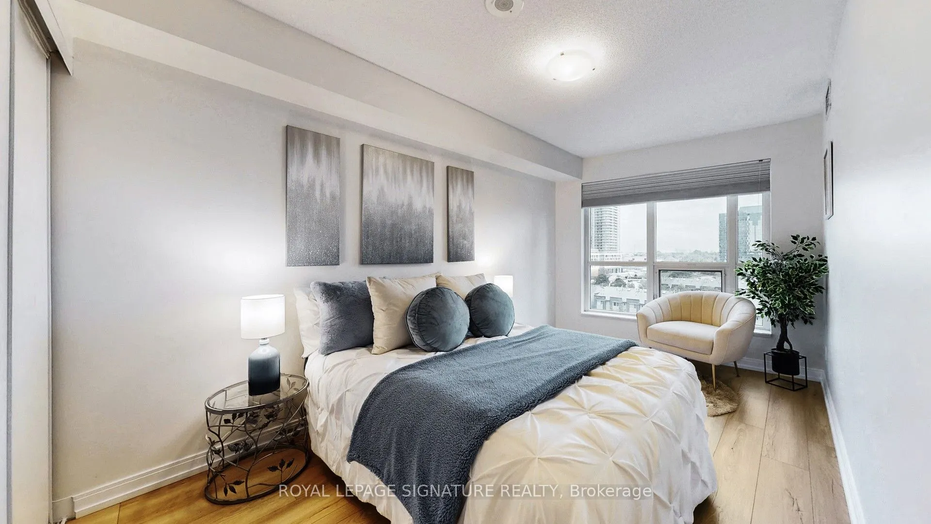 181 Village Green Square, #915